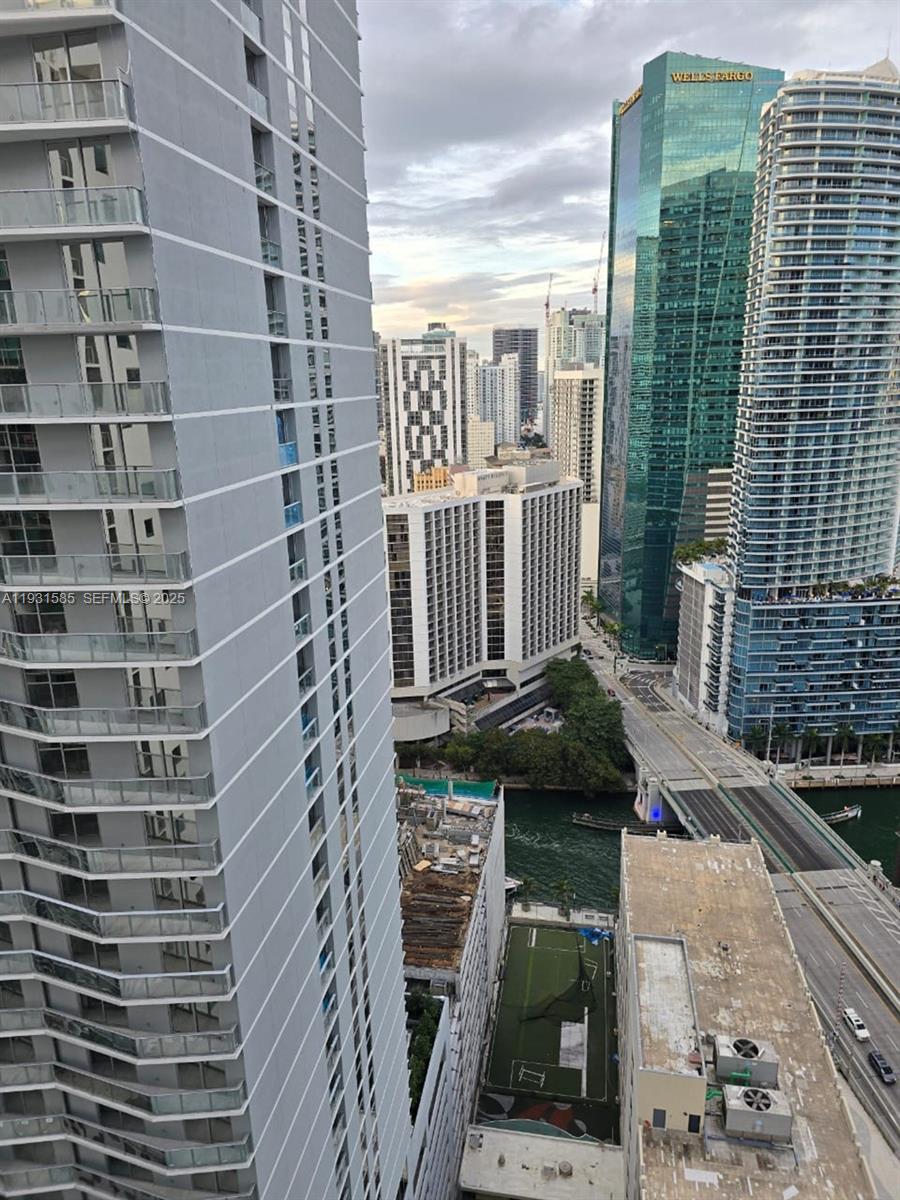 image 500 Brickell East30