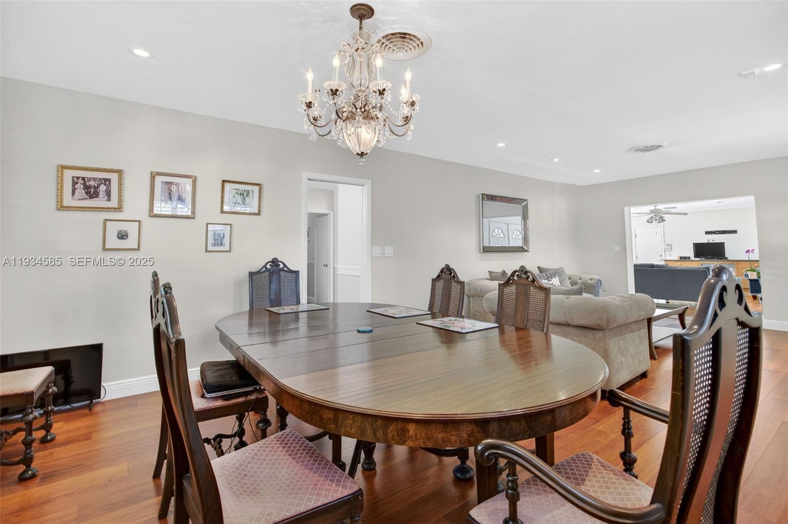 7300 SW 116th Ter Pinecrest, FL 33156