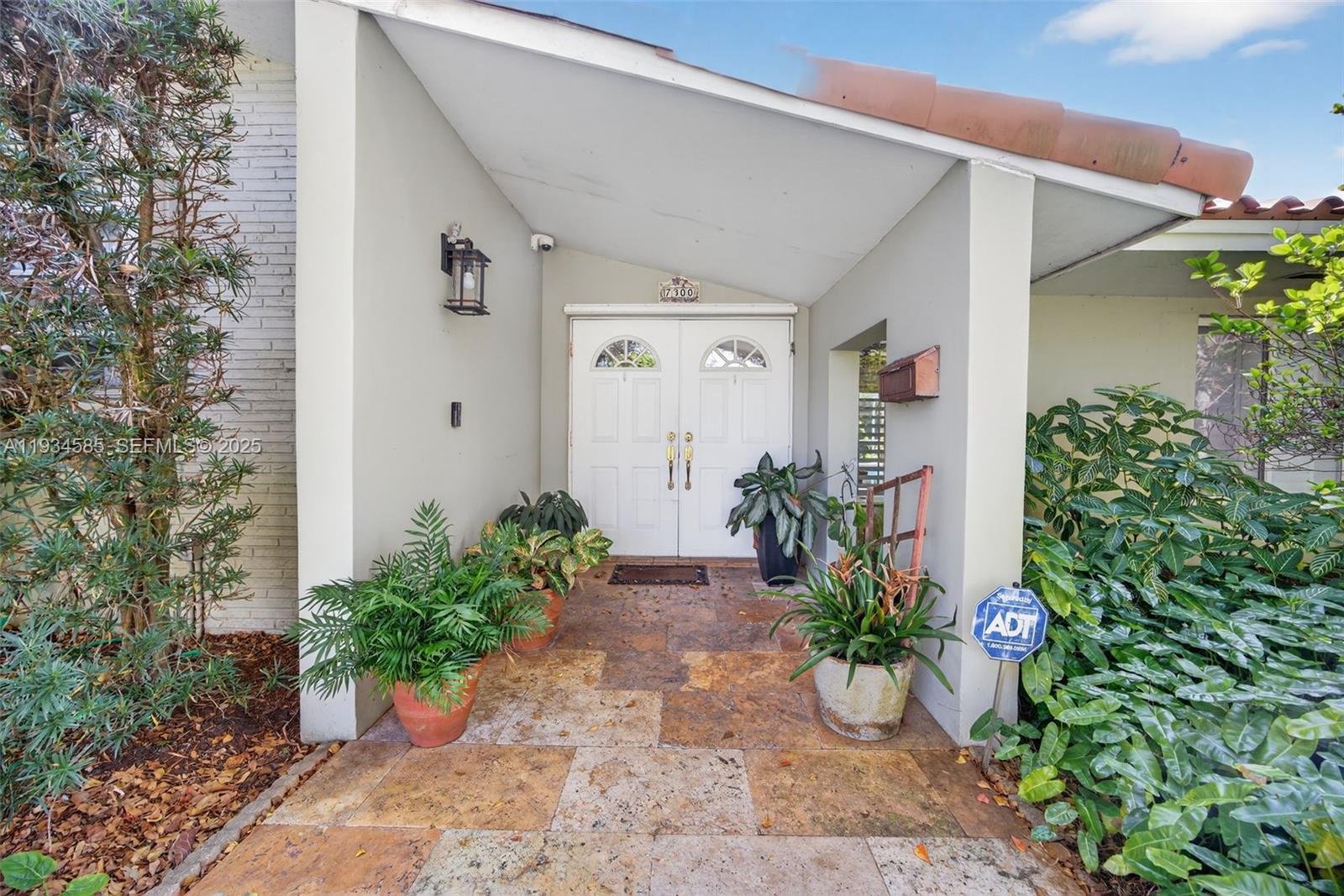 7300 SW 116th Ter Pinecrest, FL 33156