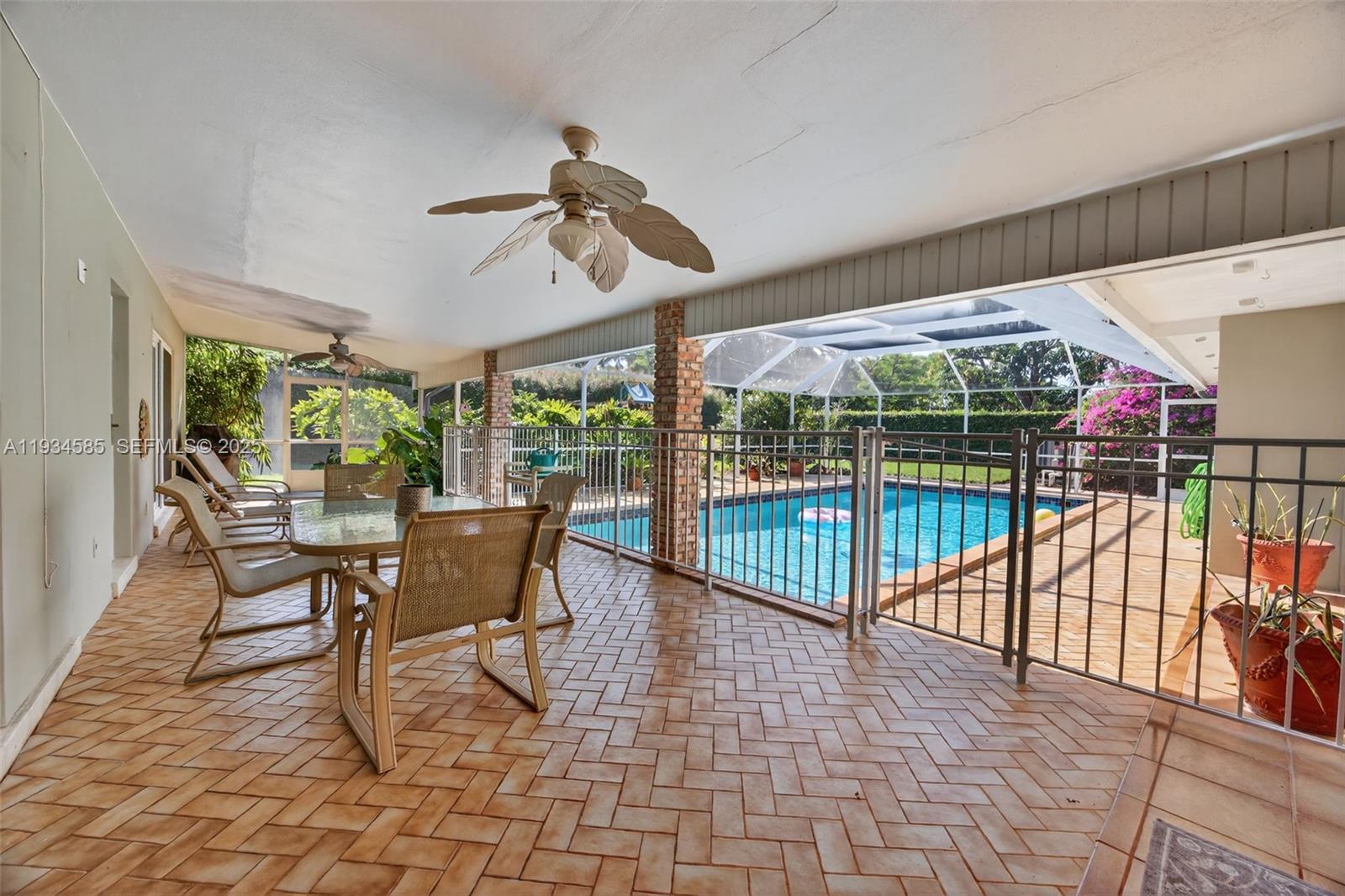 7300 SW 116th Ter Pinecrest, FL 33156