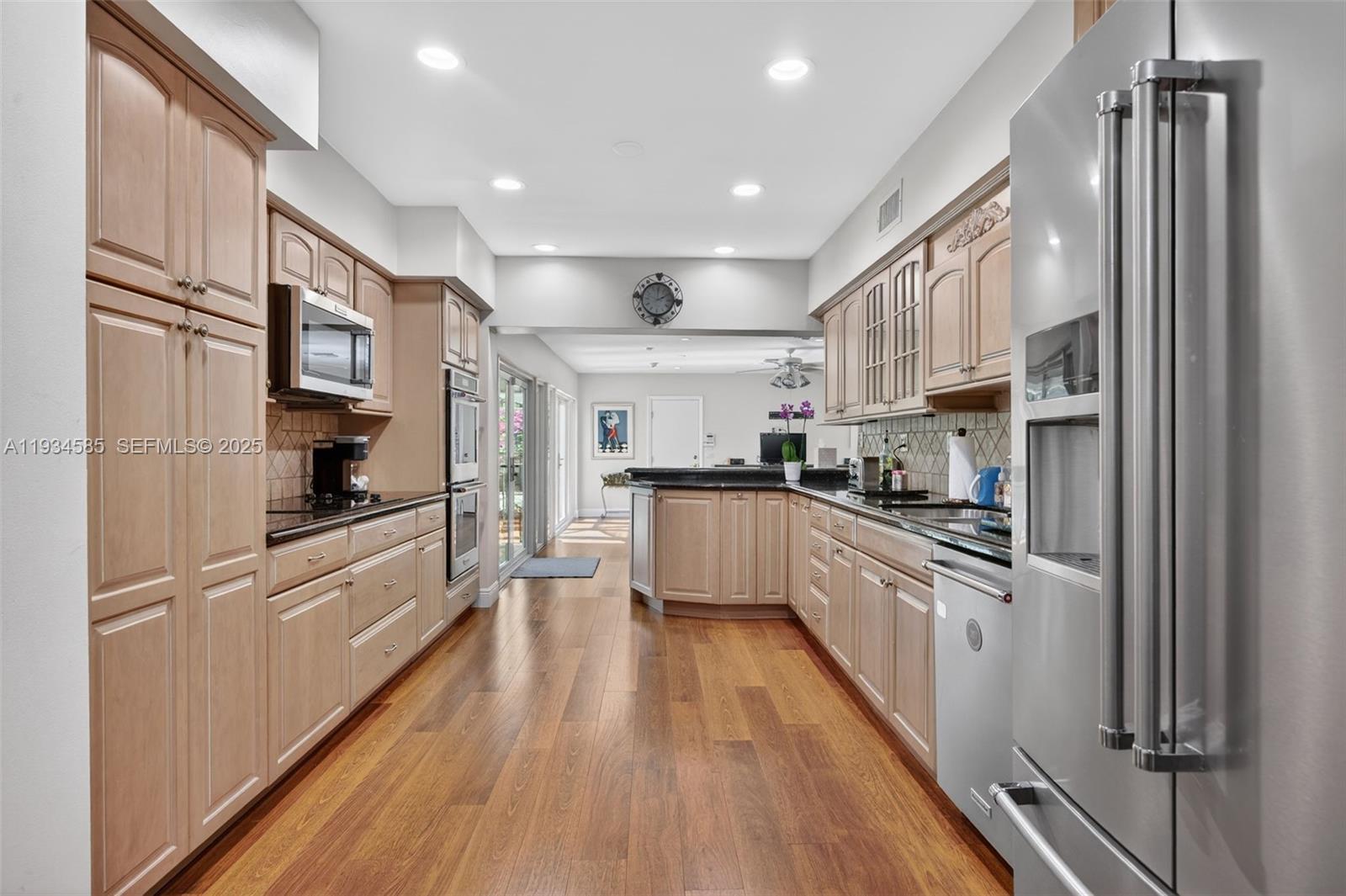 7300 SW 116th Ter Pinecrest, FL 33156