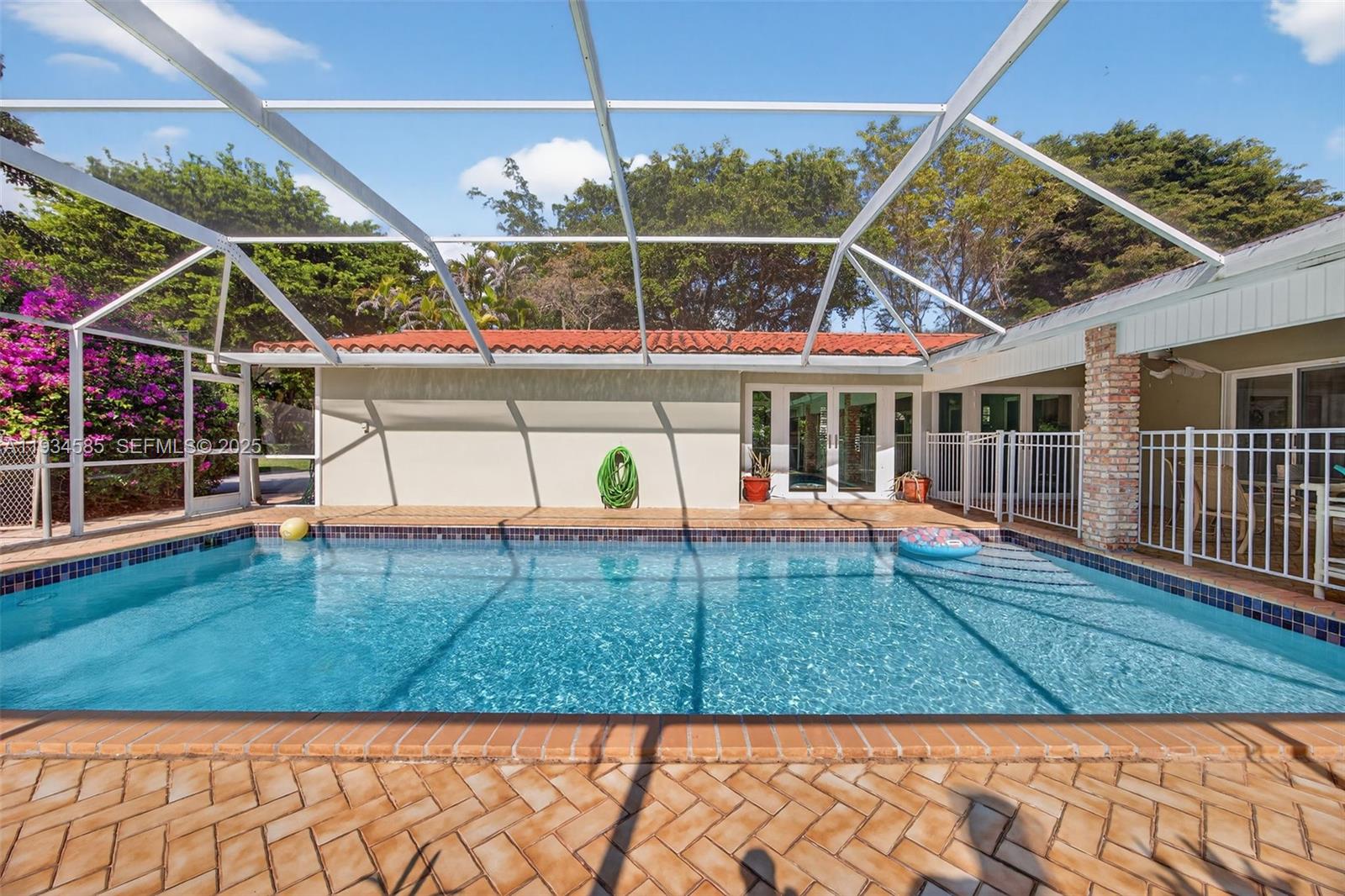 7300 SW 116th Ter Pinecrest, FL 33156