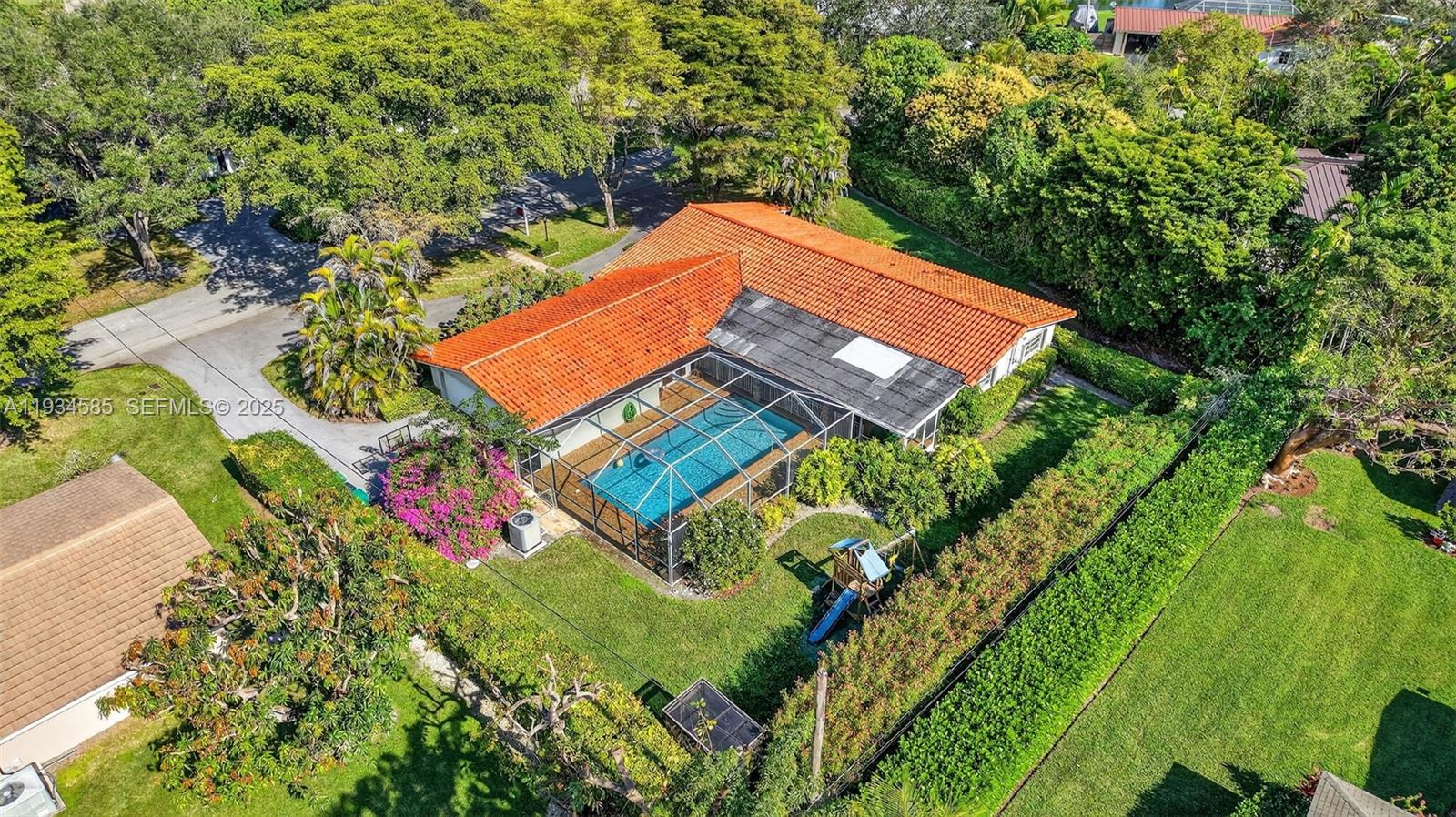 7300 SW 116th Ter Pinecrest, FL 33156