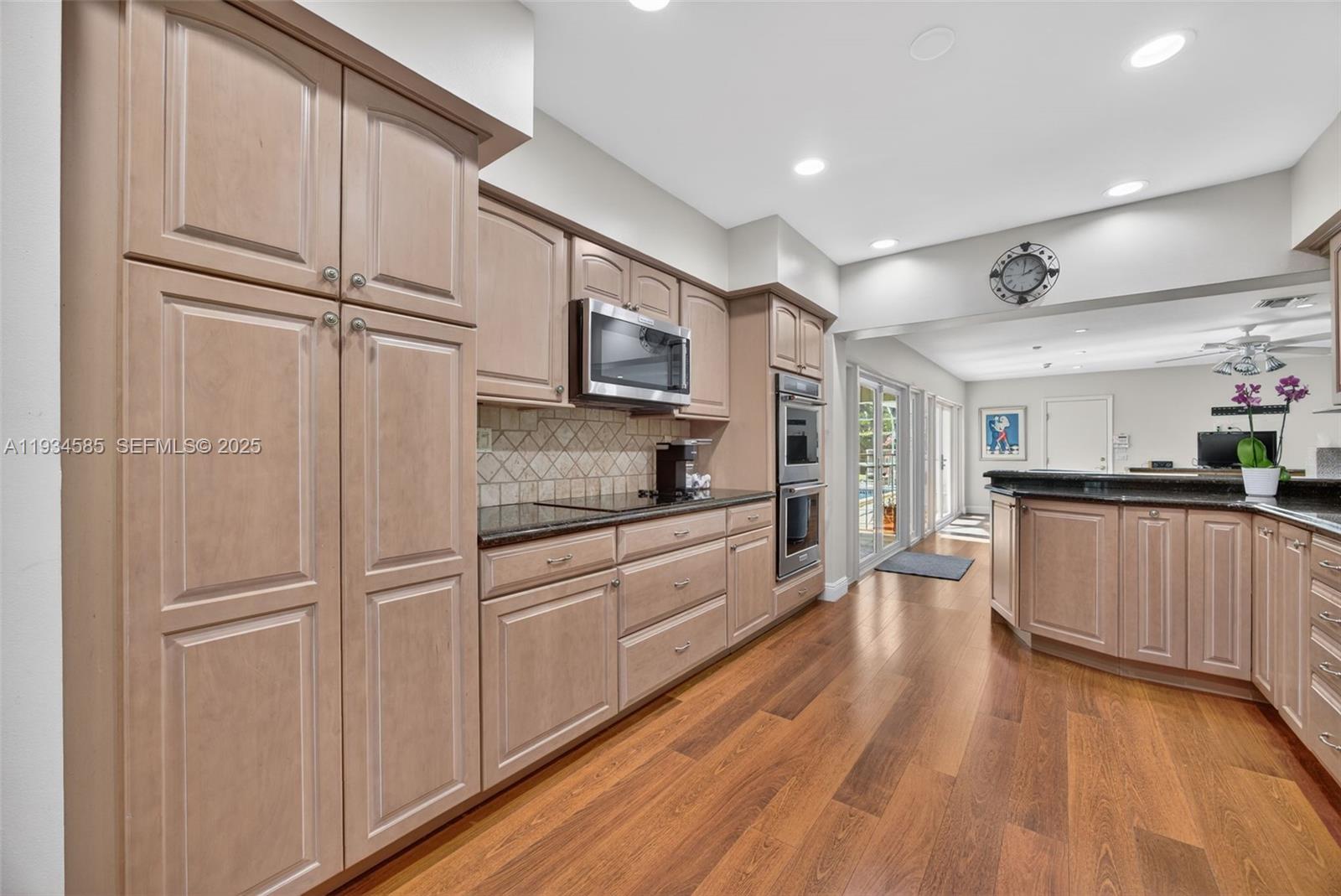 7300 SW 116th Ter Pinecrest, FL 33156