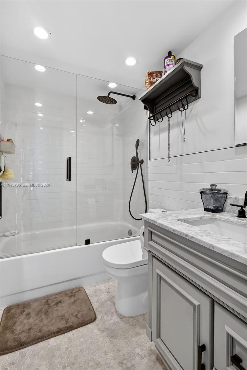 911 E Ponce De Leon Blvd #1504 Coral Gables, FL 33134