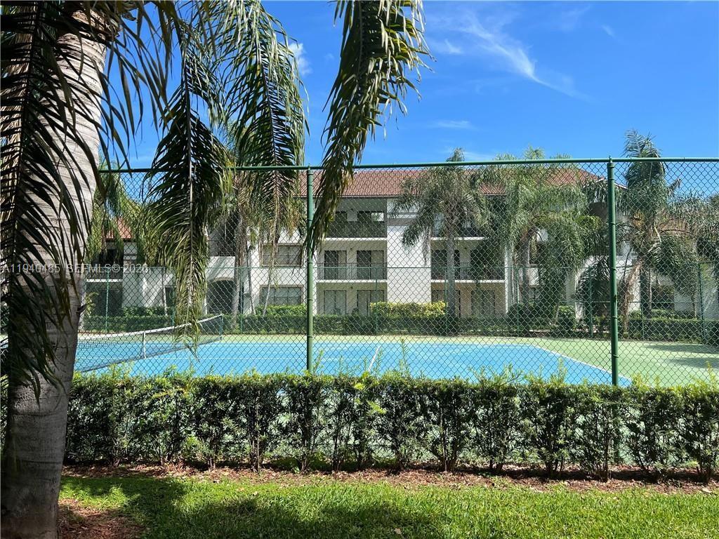 550 S Park Rd #14-8 Hollywood, FL 33021