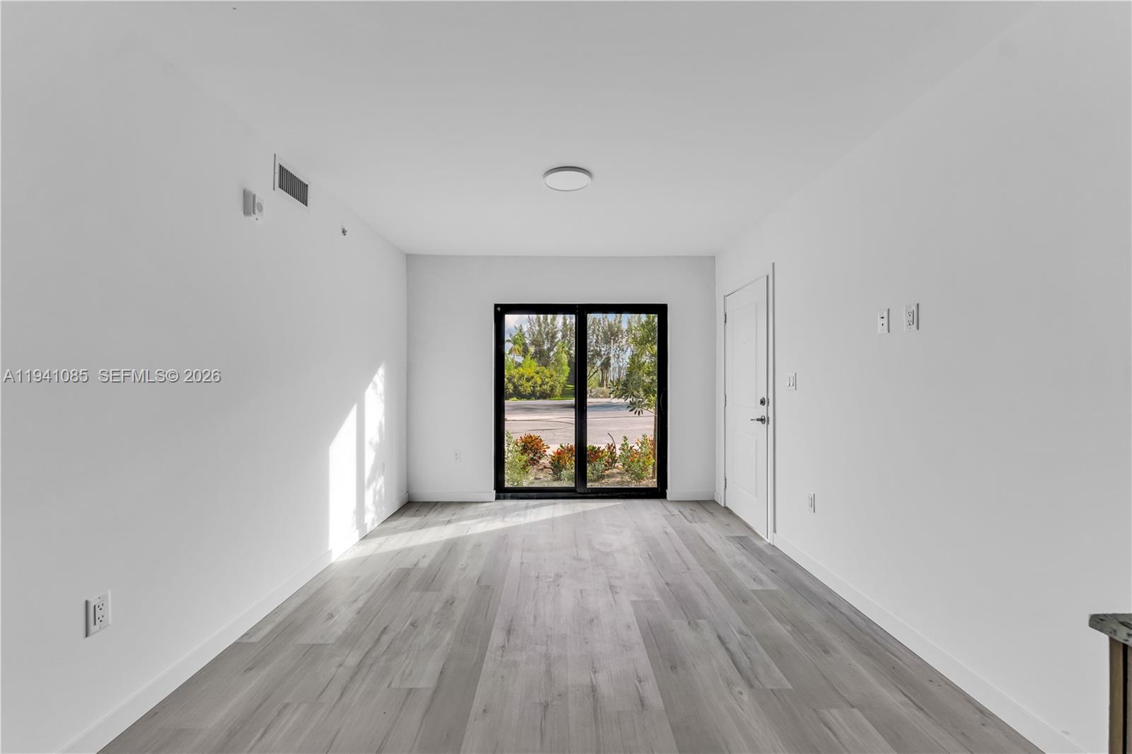 175 Nw 160th St #118 North Miami Beach, FL 33169