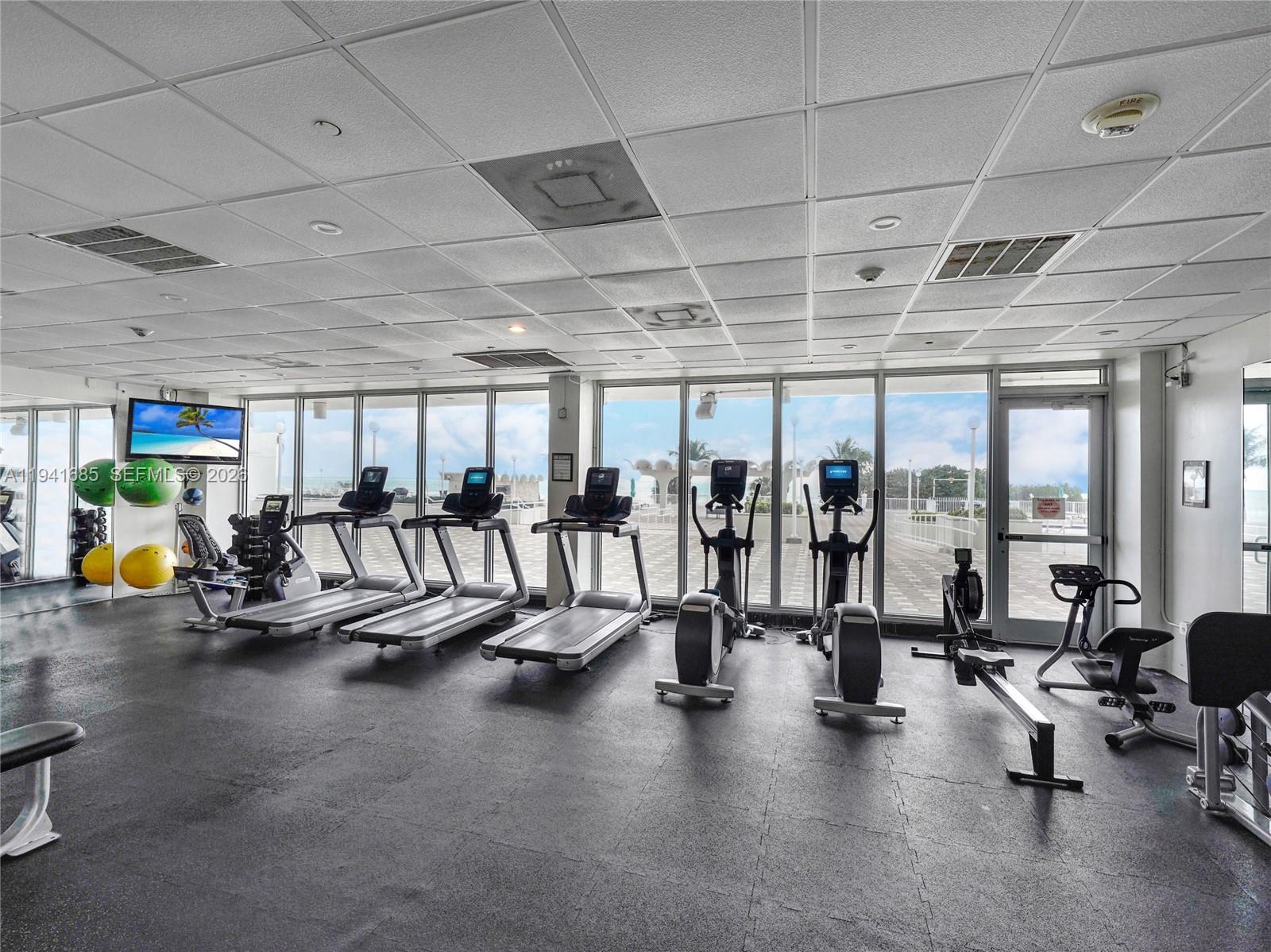 5701 Collins Ave #1415 Miami Beach, FL 33140