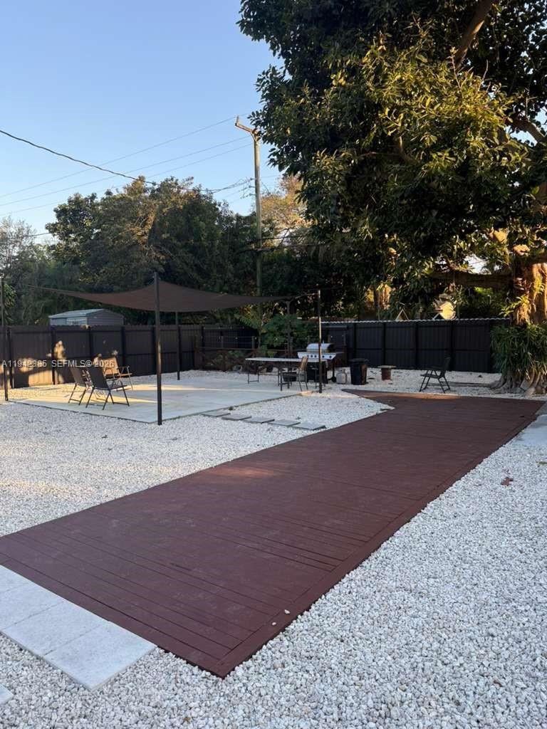 1220 NW 125th St North Miami, FL 33167