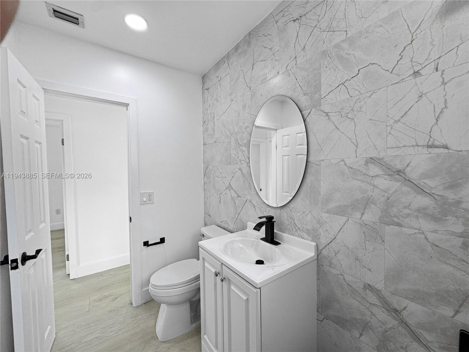 631 N 68th Ter Hollywood, FL 33024