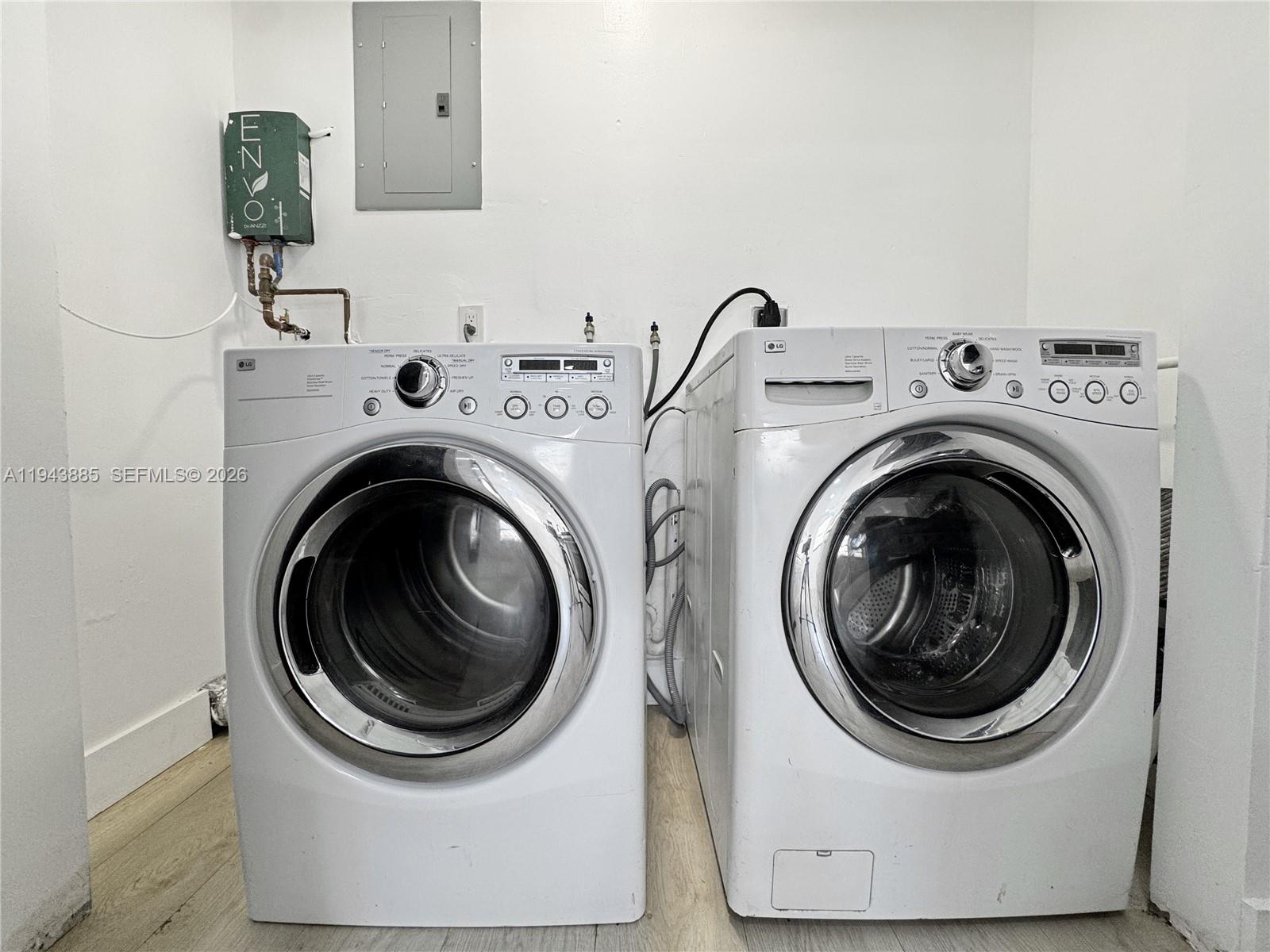 631 N 68th Ter Hollywood, FL 33024