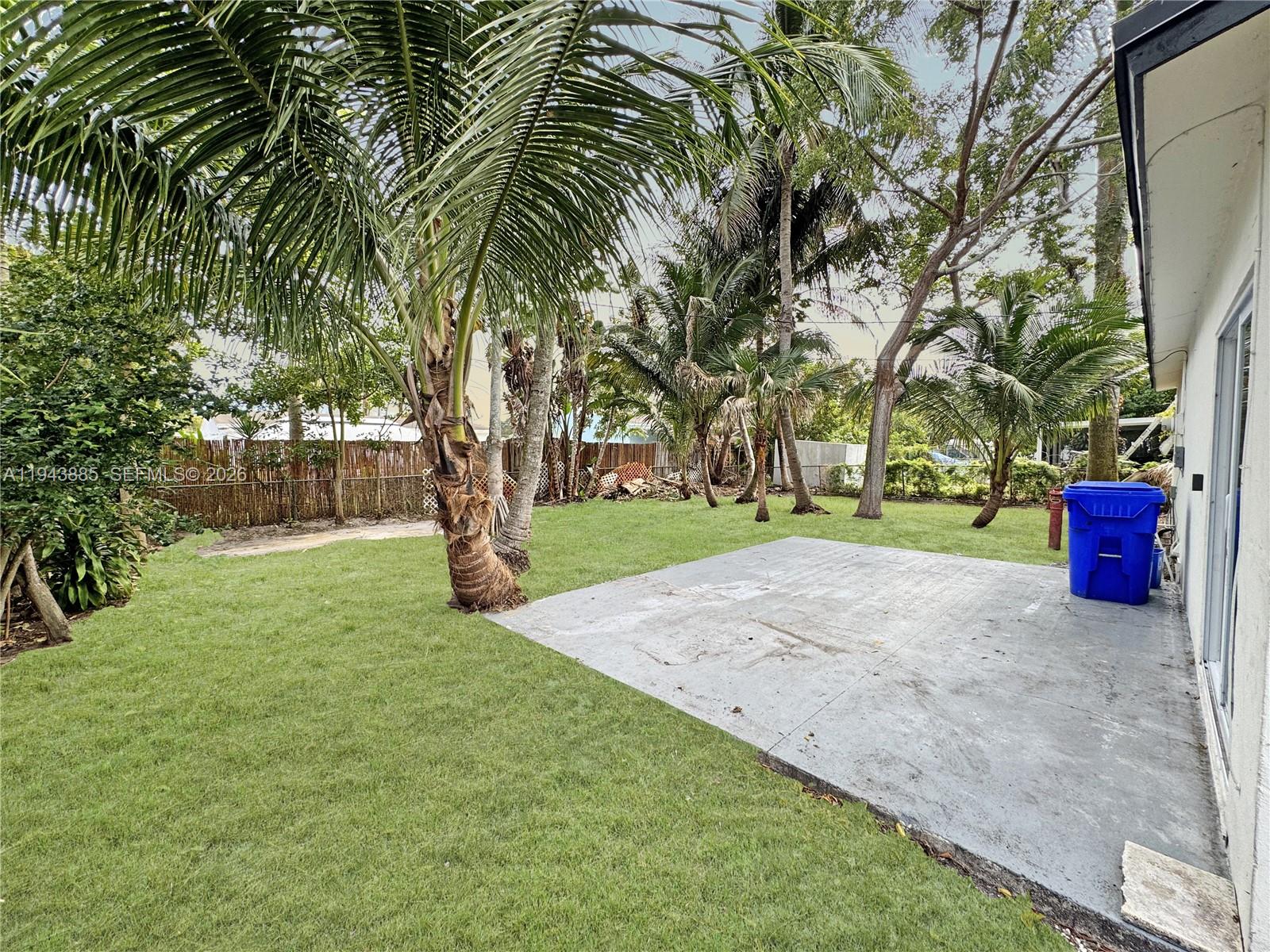 631 N 68th Ter Hollywood, FL 33024