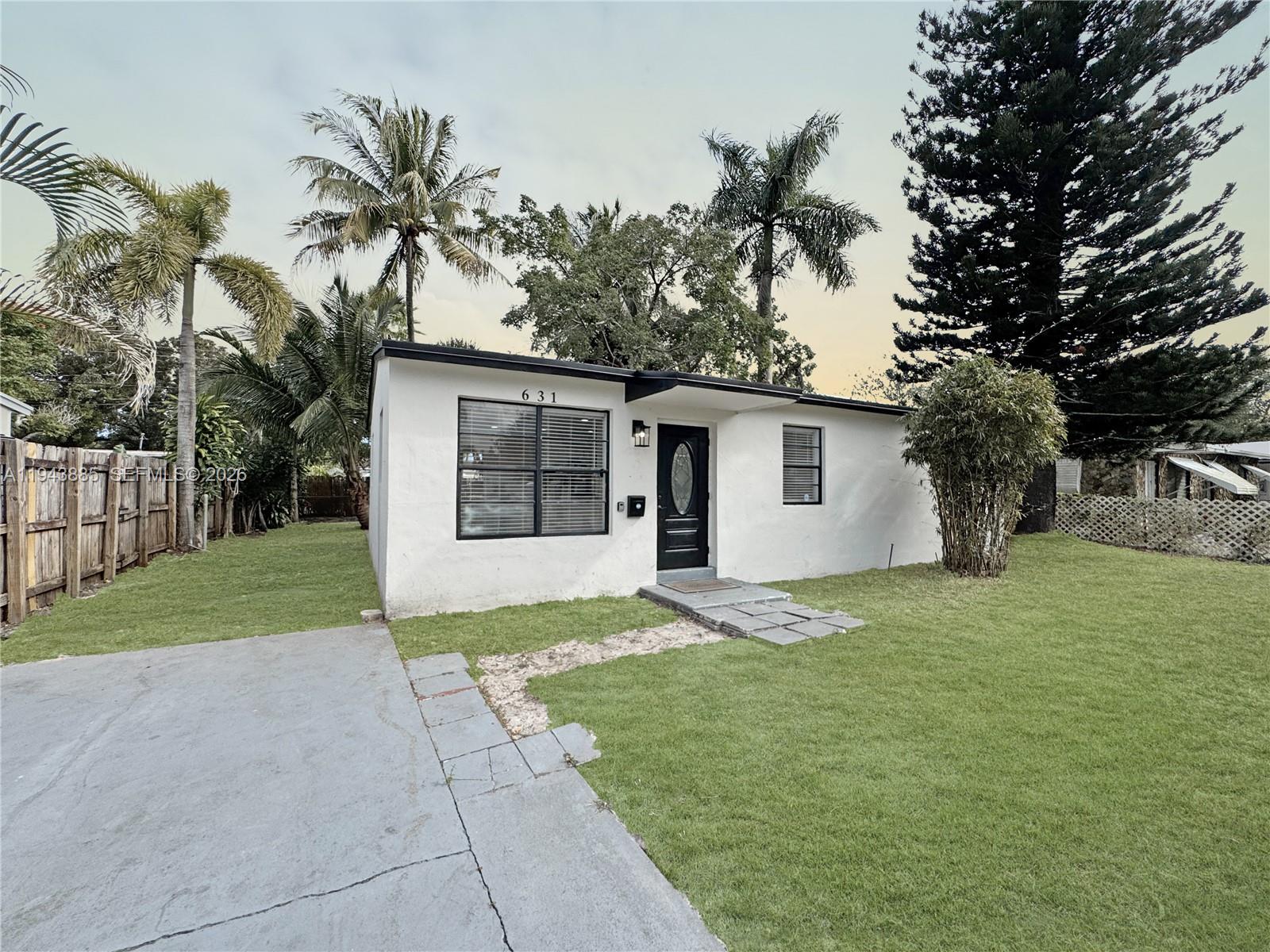 631 N 68th Ter Hollywood, FL 33024