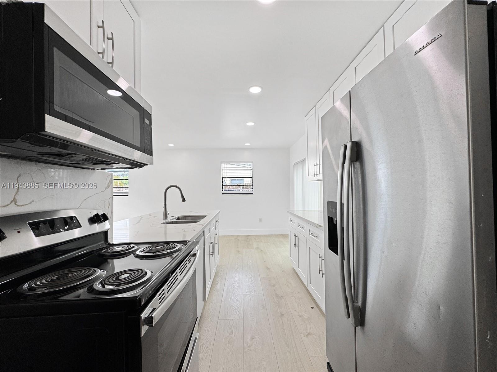 631 N 68th Ter Hollywood, FL 33024