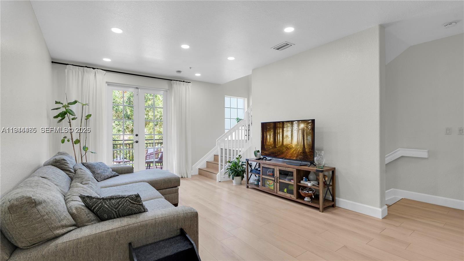 814 SW 147th Ave #3606 Pembroke Pines, FL 33027