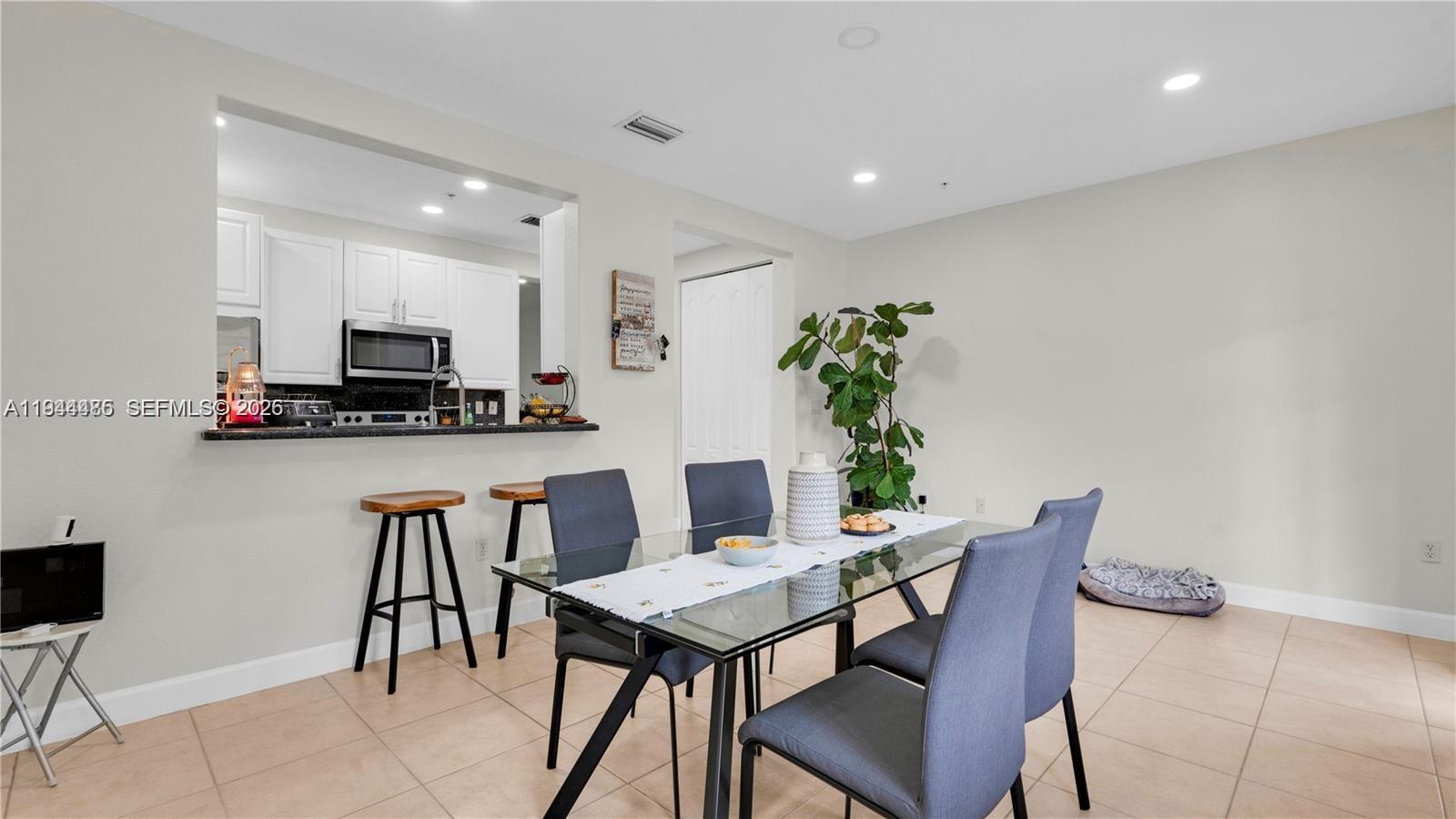 814 SW 147th Ave #3606 Pembroke Pines, FL 33027