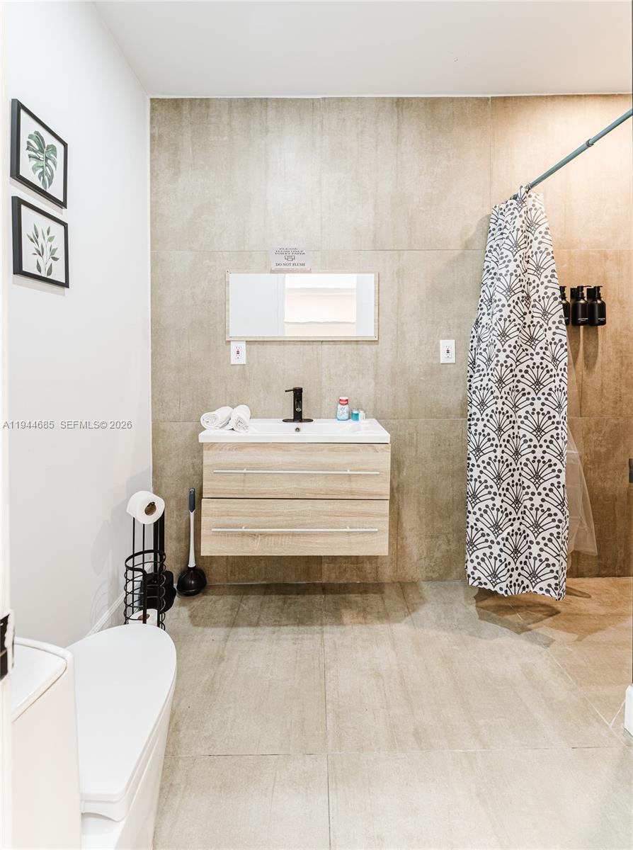 187 NW 53rd St Miami, FL 33127