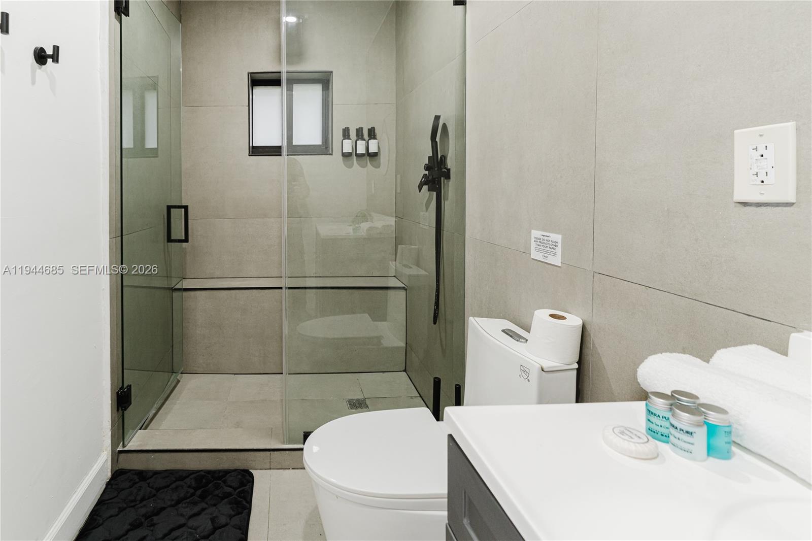 187 NW 53rd St Miami, FL 33127