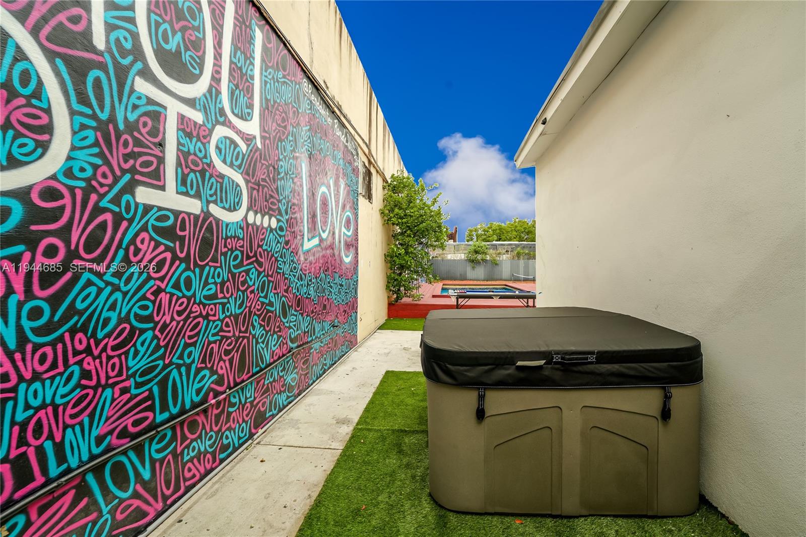 187 NW 53rd St Miami, FL 33127