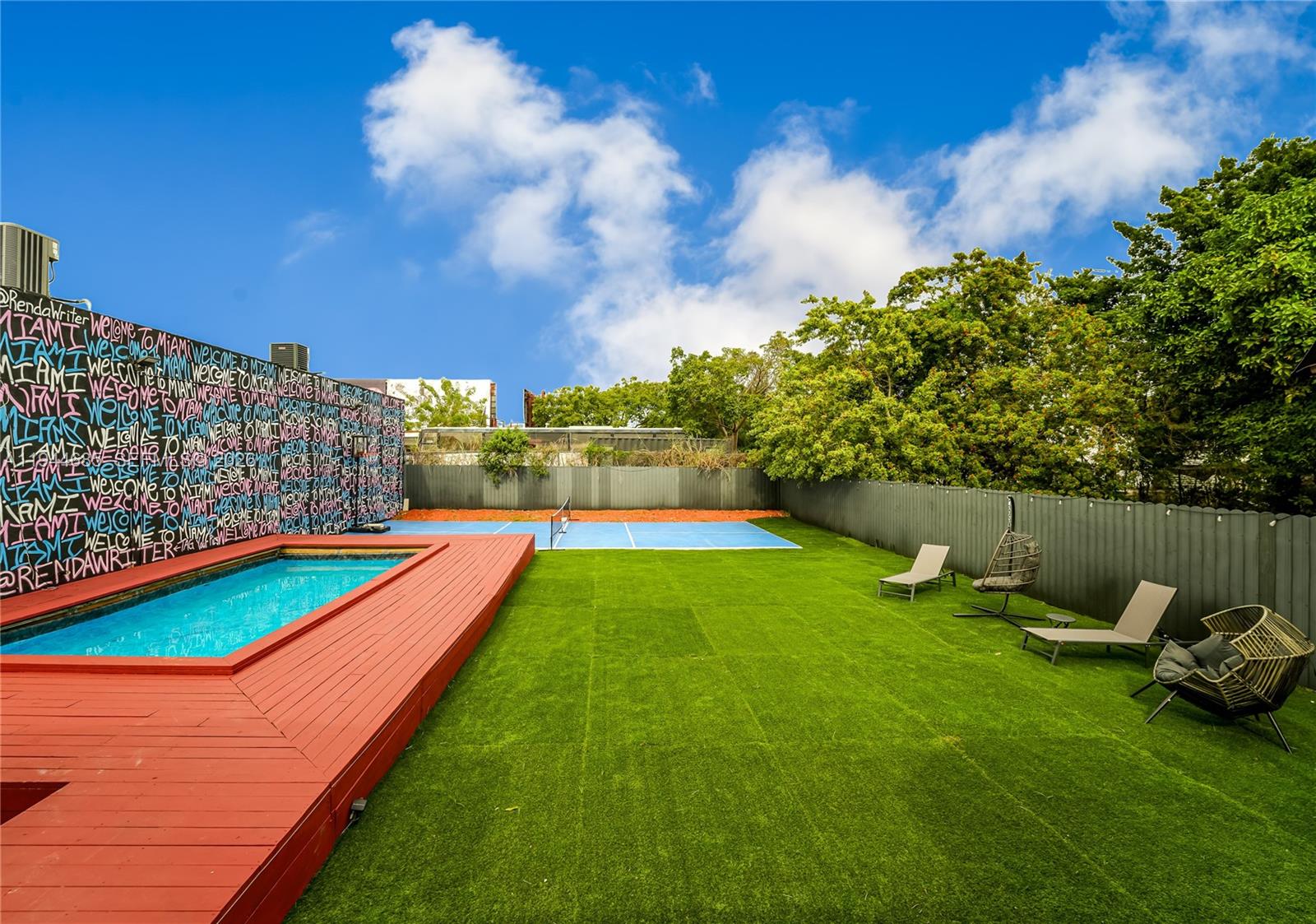 187 NW 53rd St Miami, FL 33127