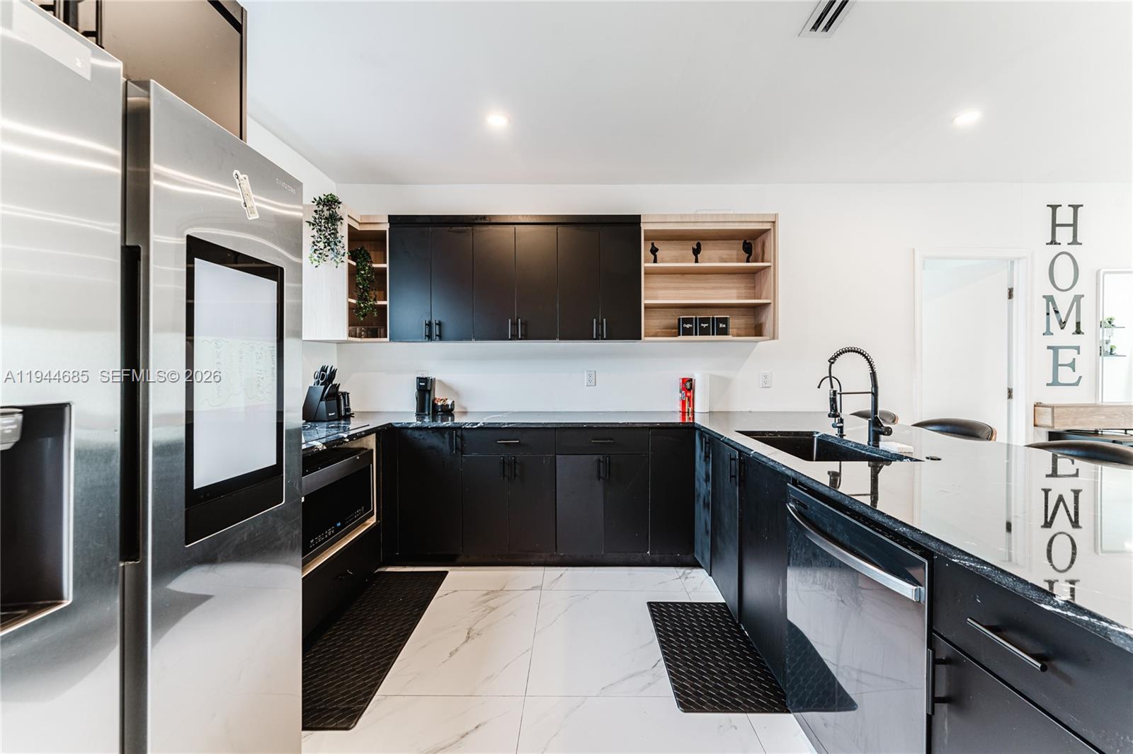 187 NW 53rd St Miami, FL 33127