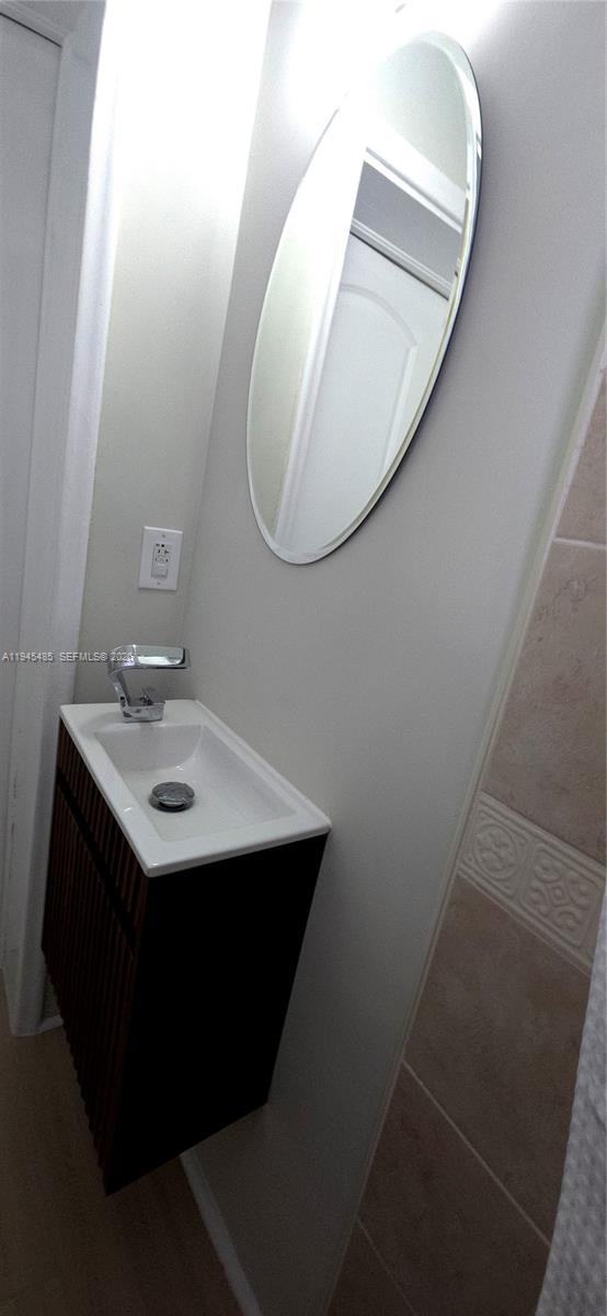 75 SW 32nd Ct Rd Miami, FL 33135