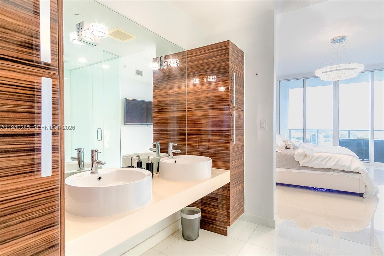 image Paramount Bay9