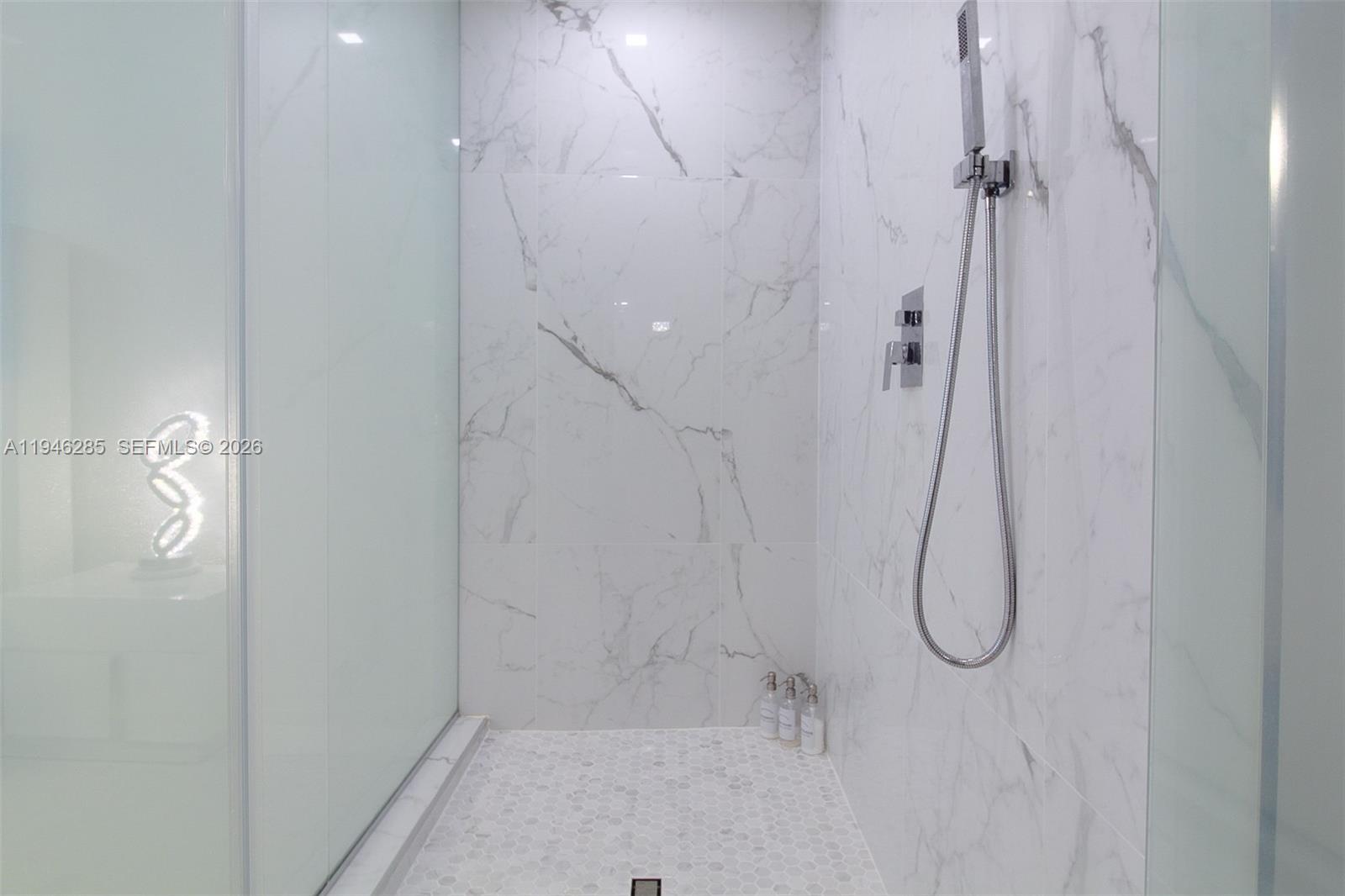 image Paramount Bay12