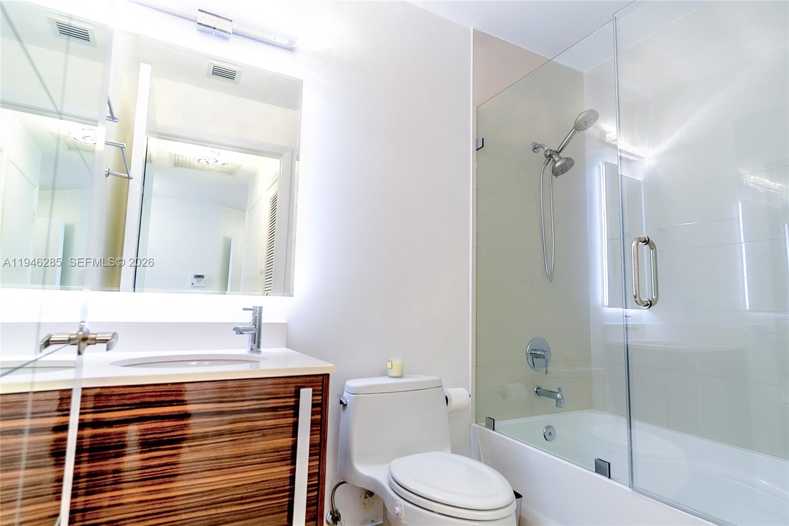 image Paramount Bay16