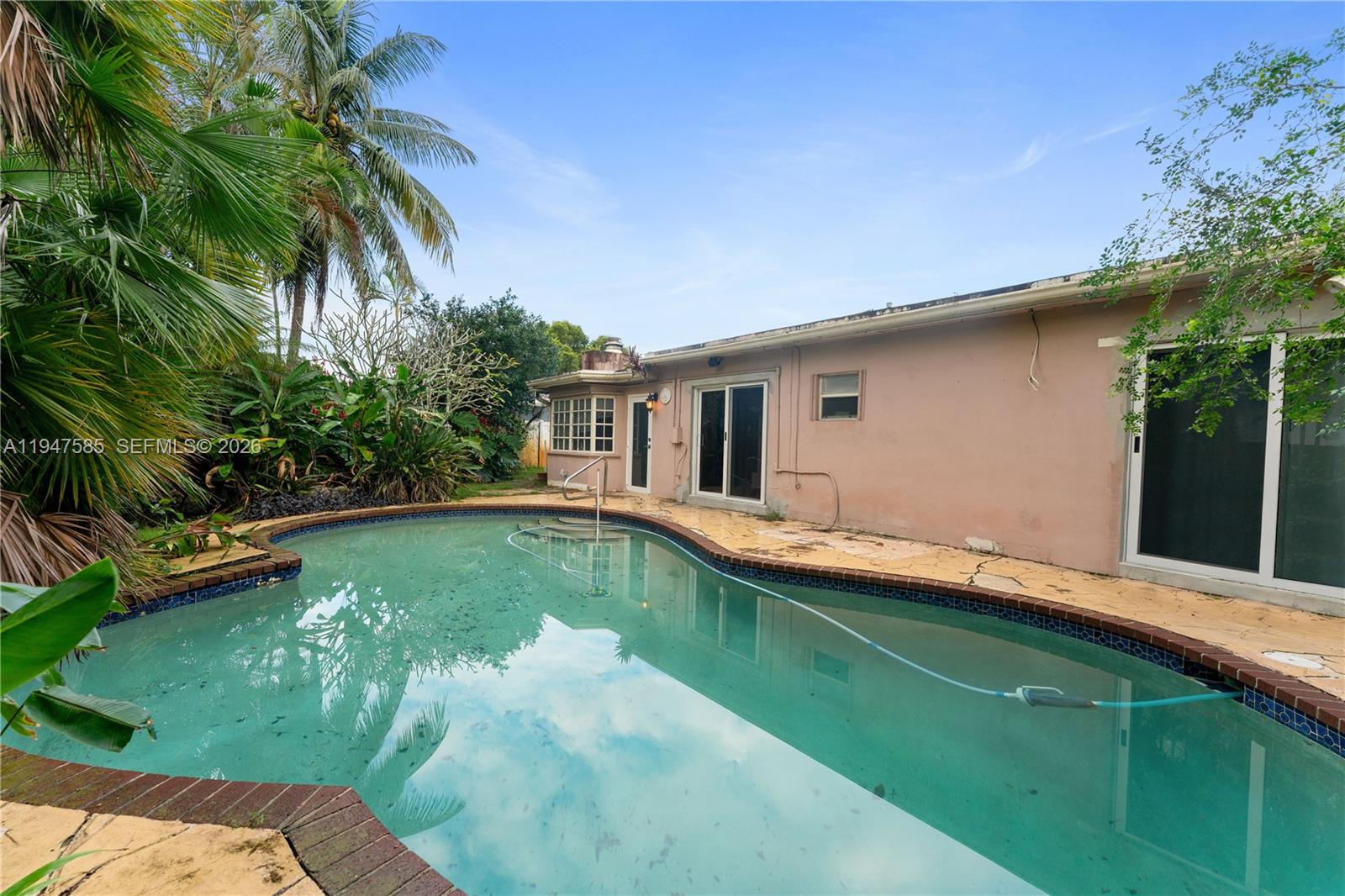 10100 SW 50th Ct Cooper City, FL 33328