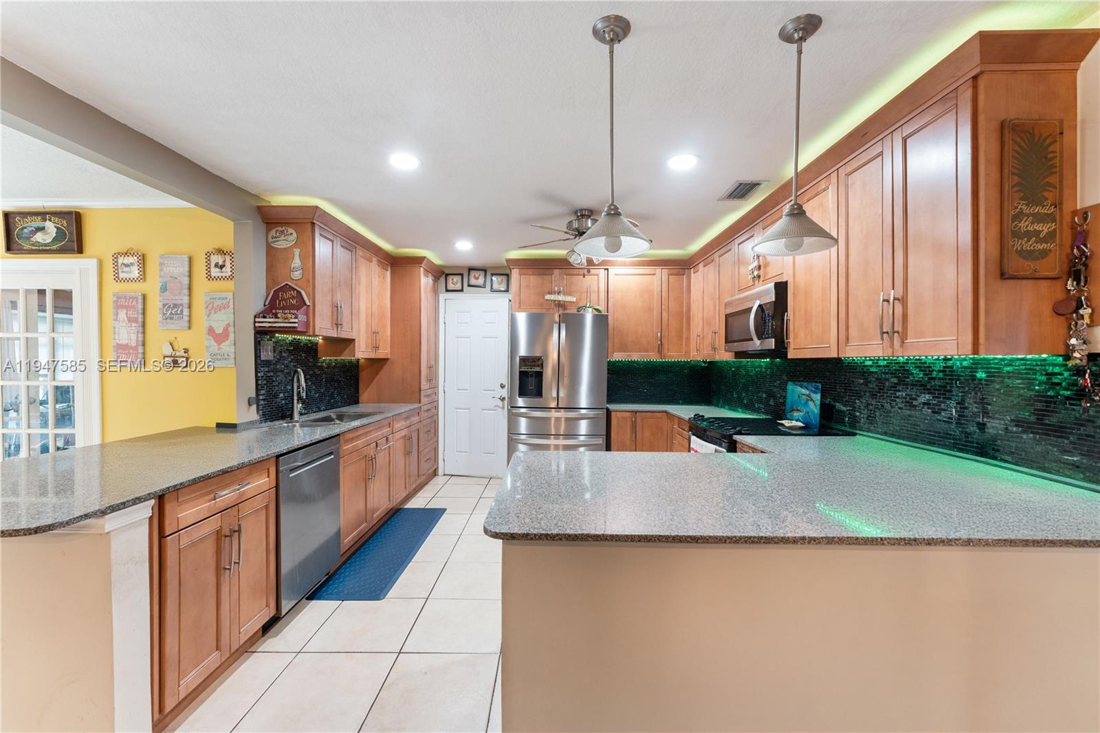 10100 SW 50th Ct Cooper City, FL 33328