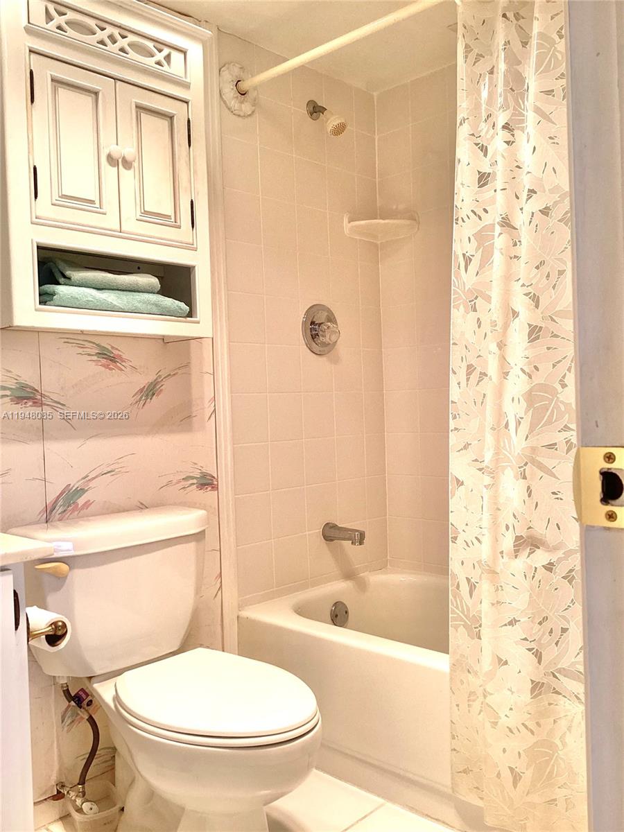 3300 N Palm Aire Dr #504 Pompano Beach, FL 33069