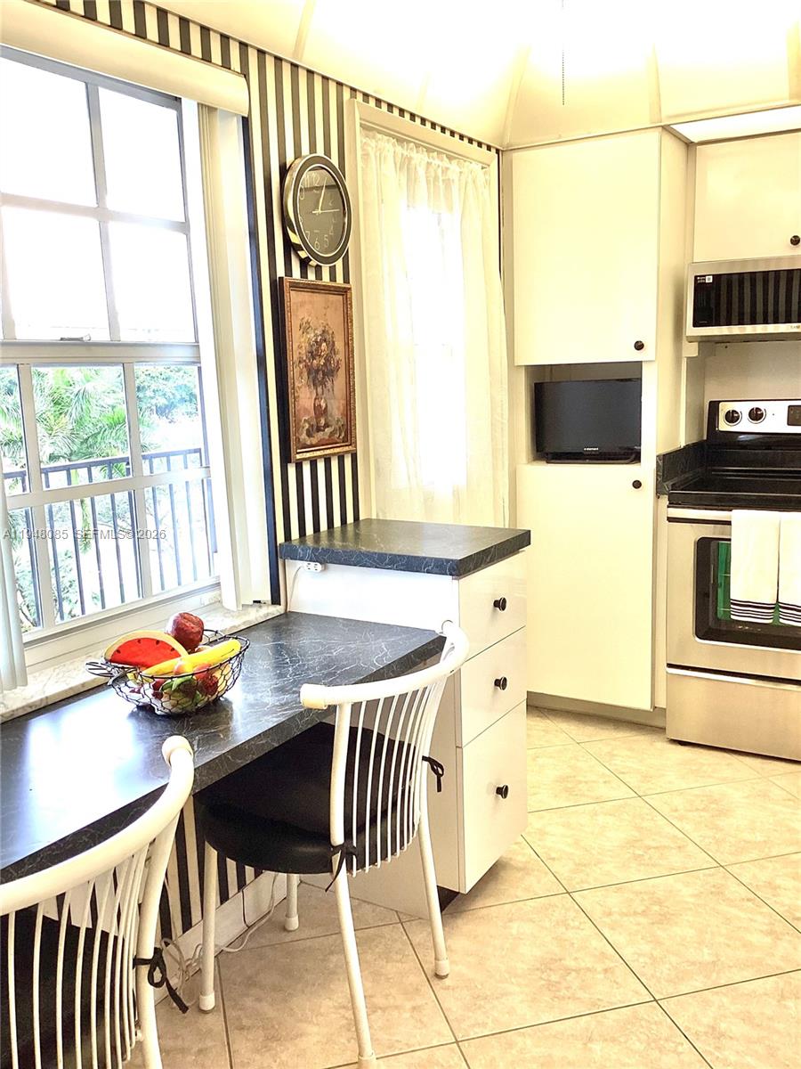 3300 N Palm Aire Dr #504 Pompano Beach, FL 33069