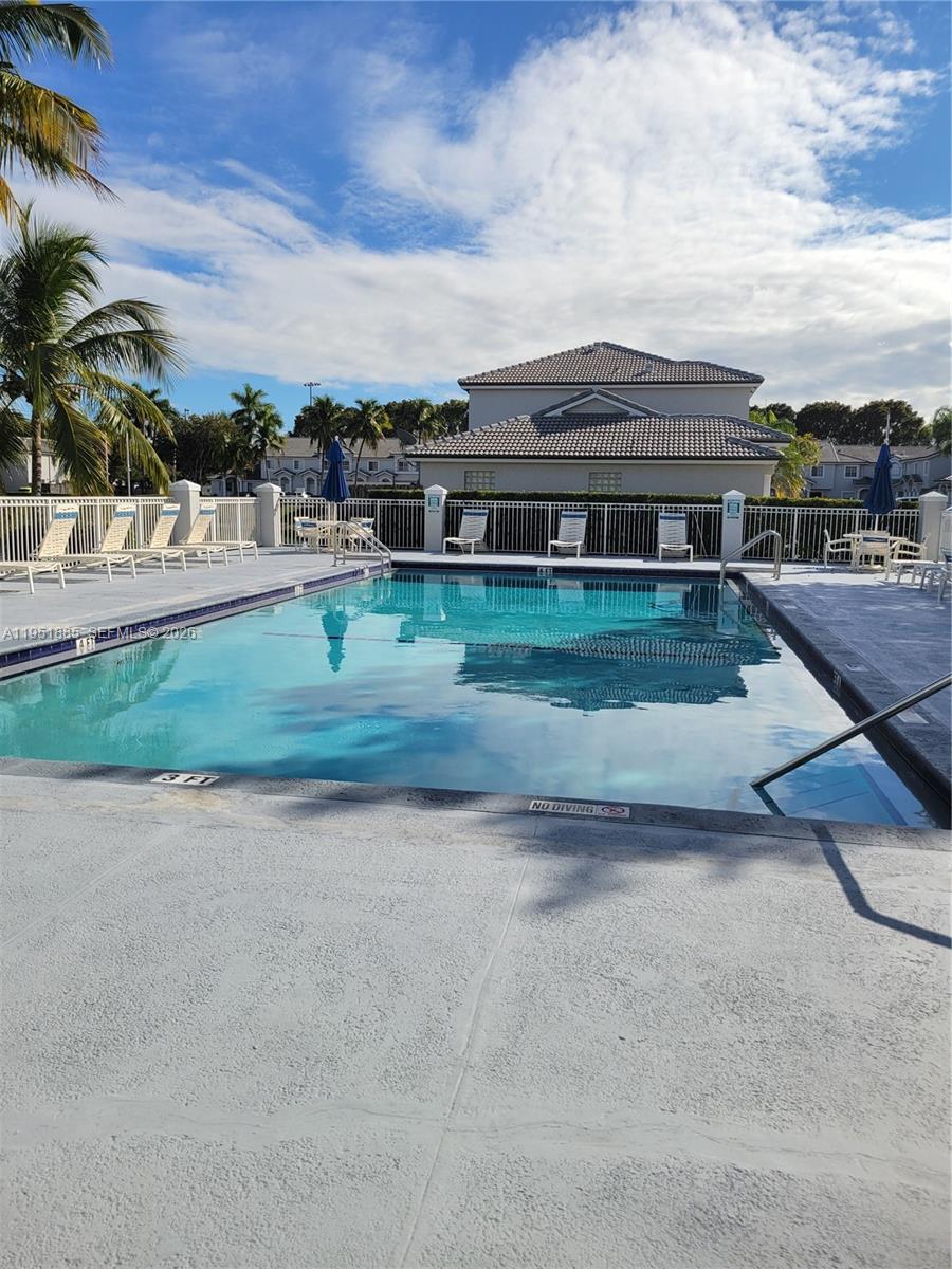 12055 SW 140th Ter #7-20 Miami, FL 33186