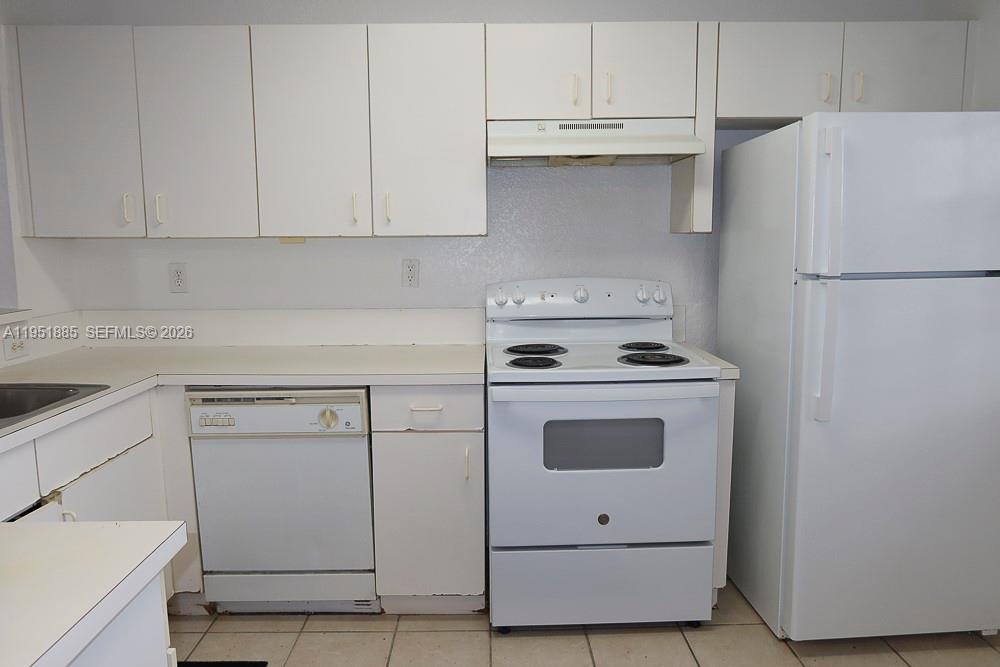 12055 SW 140th Ter #7-20 Miami, FL 33186