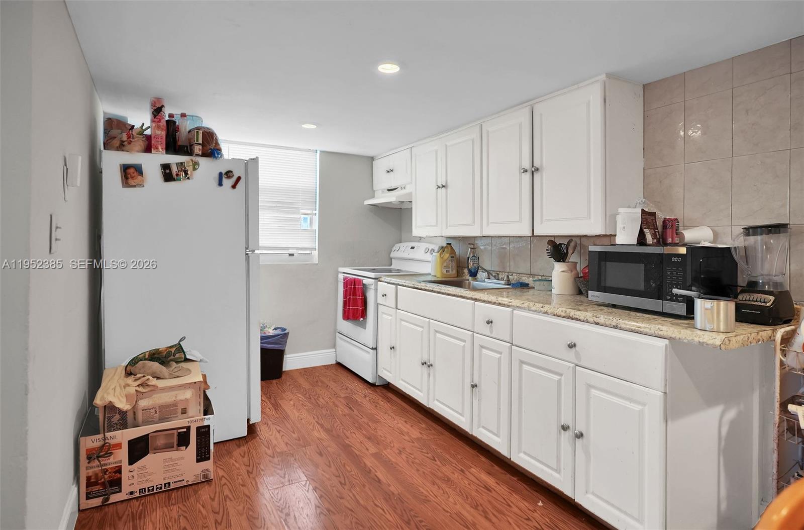 2105 NW 1st St Miami, FL 33125