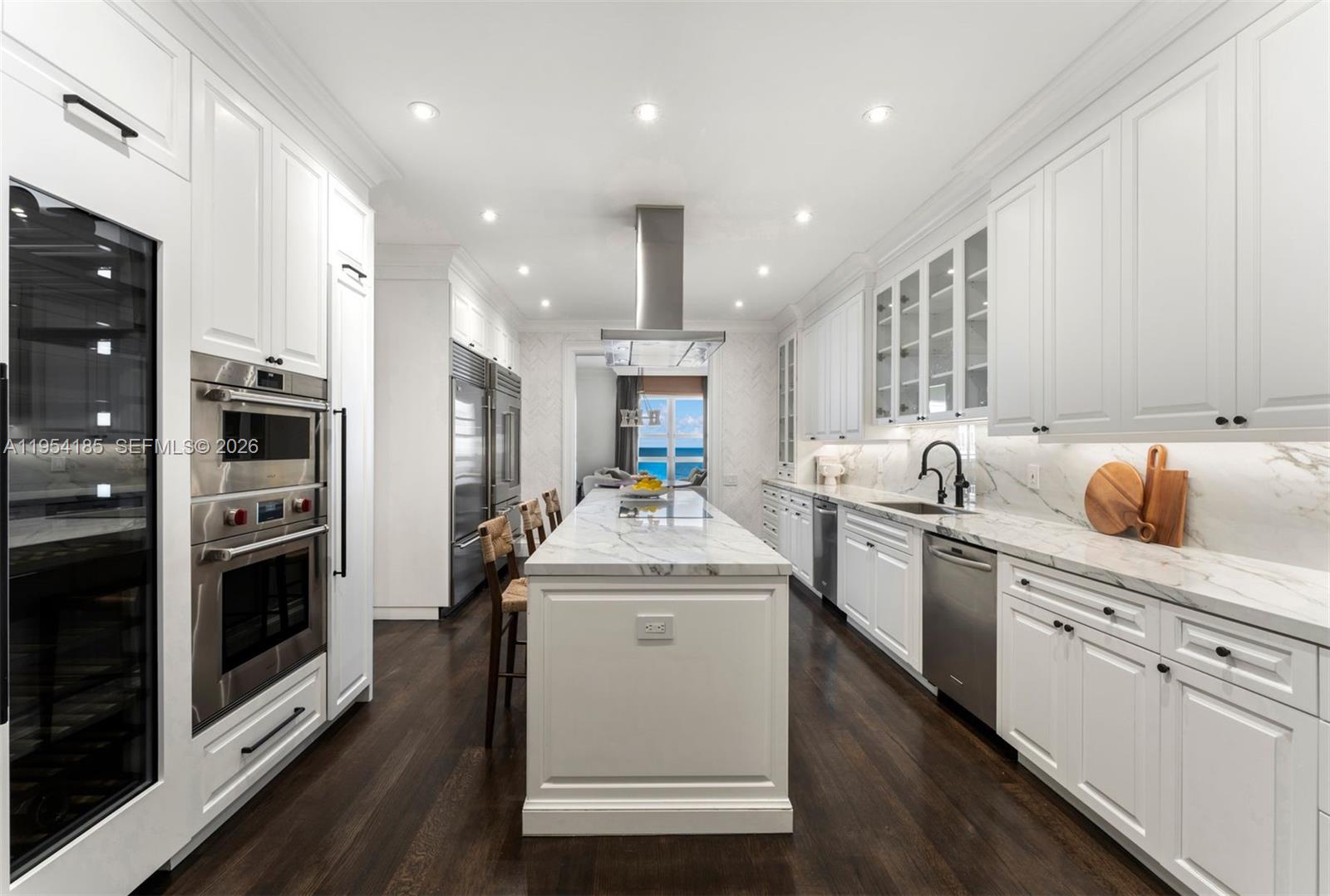 image Grand Bay Residences19