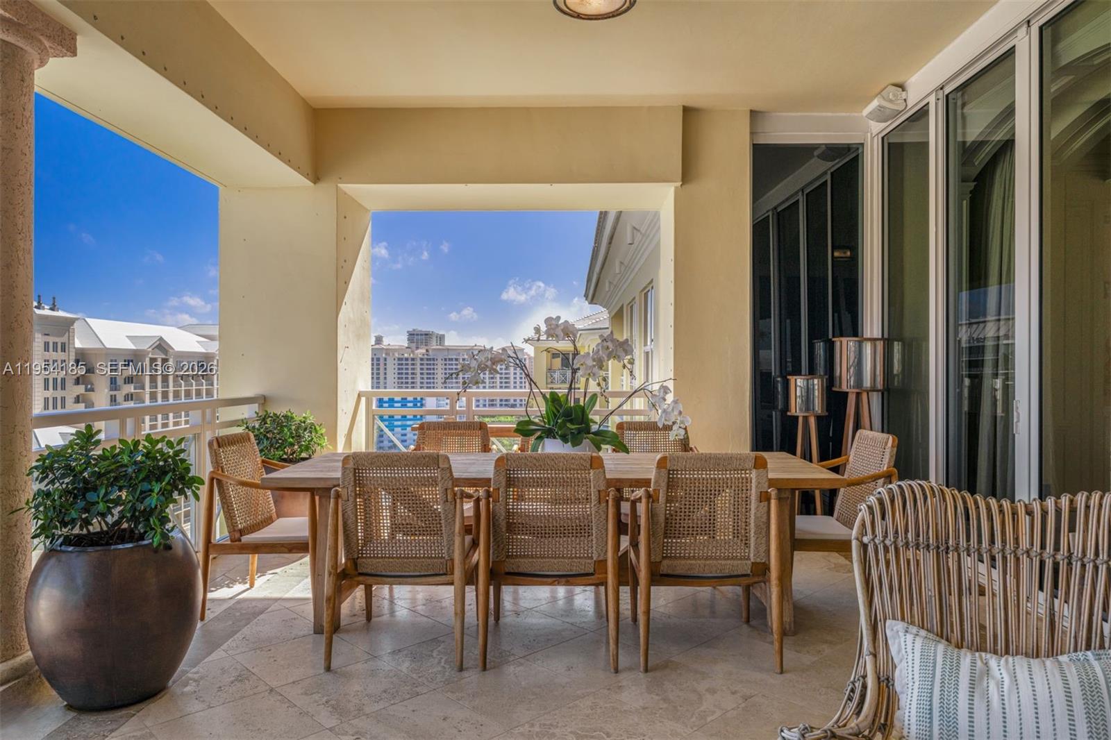 image Grand Bay Residences24