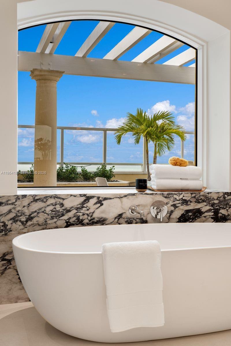 image Grand Bay Residences33