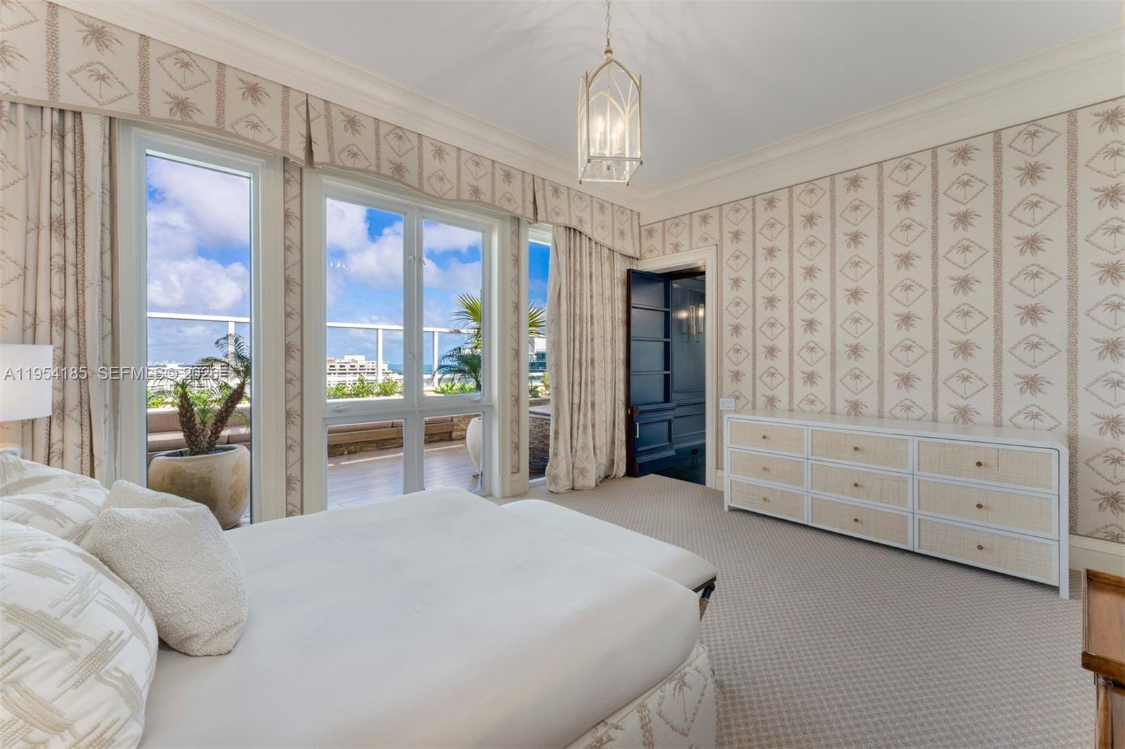 image Grand Bay Residences42