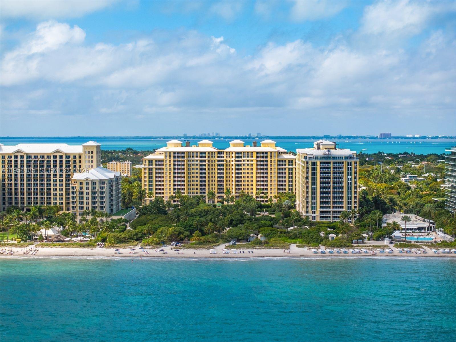 image Grand Bay Residences48