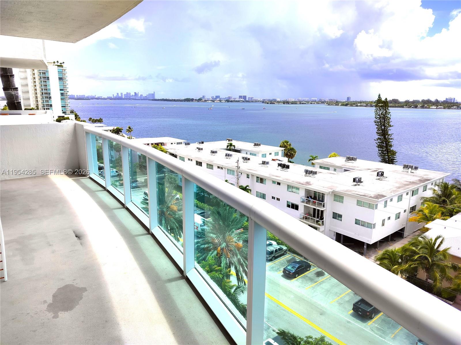 7910 Harbor Is Dr #802