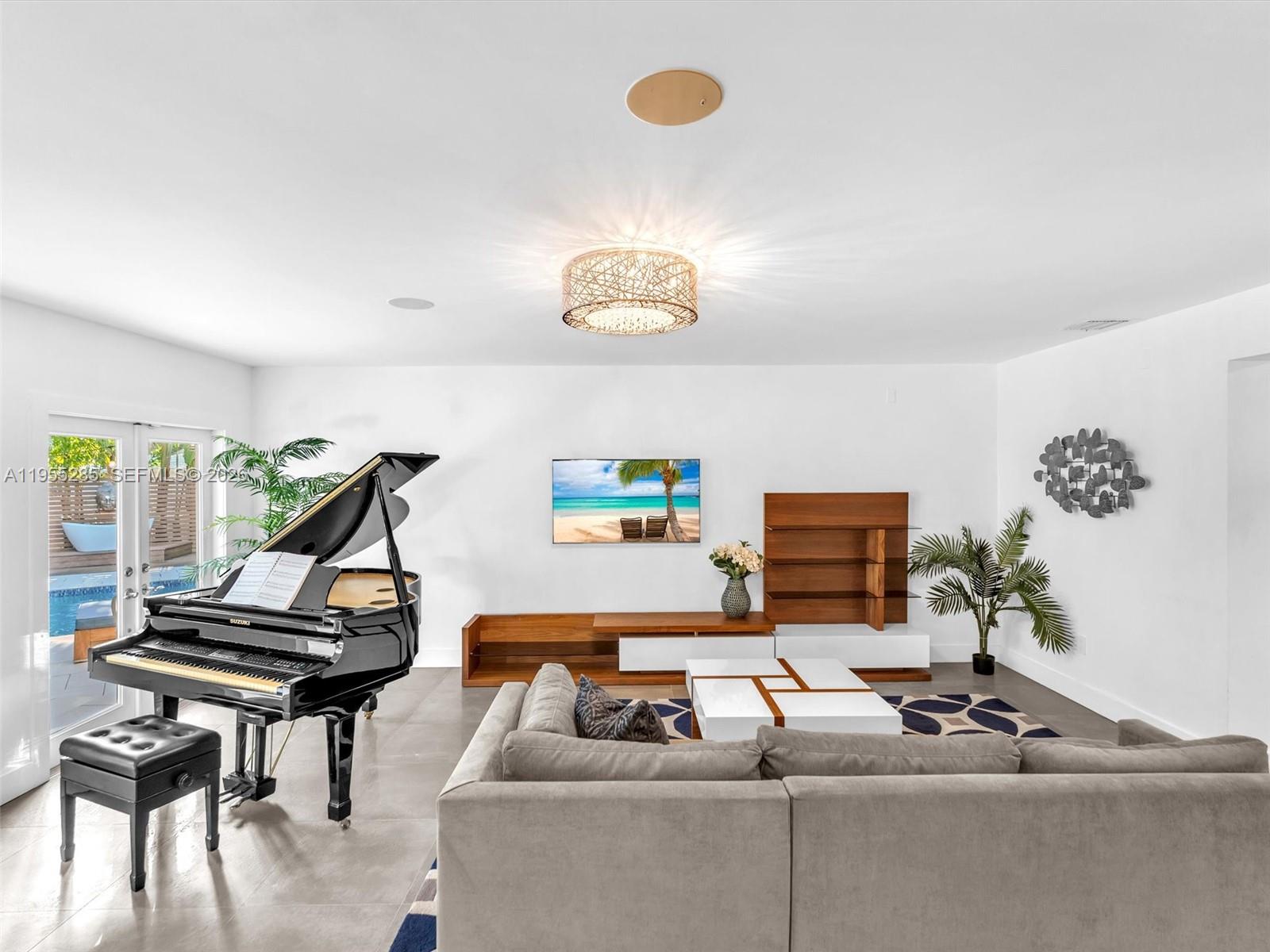 1254 Madison St Hollywood, FL 33019