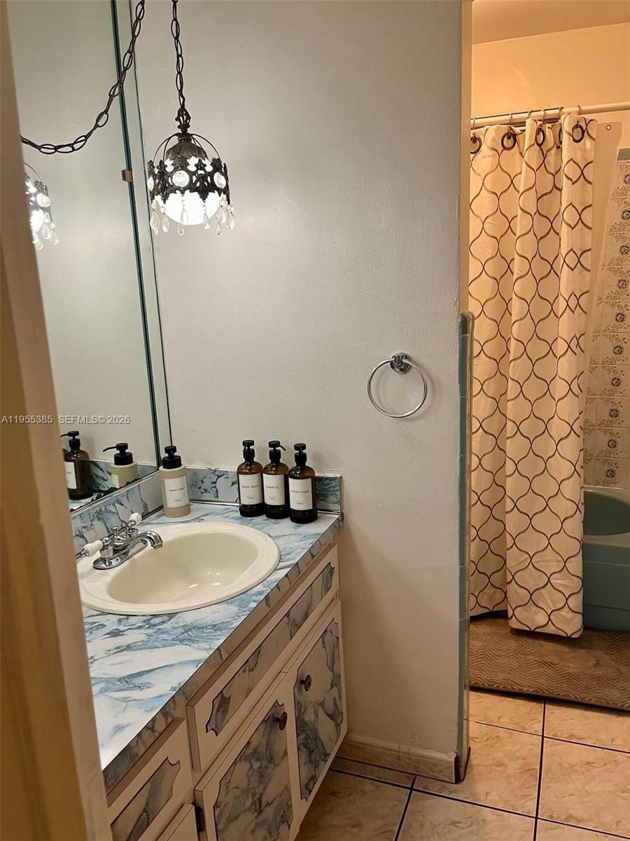 1712 SW 13th St Miami, FL 33145