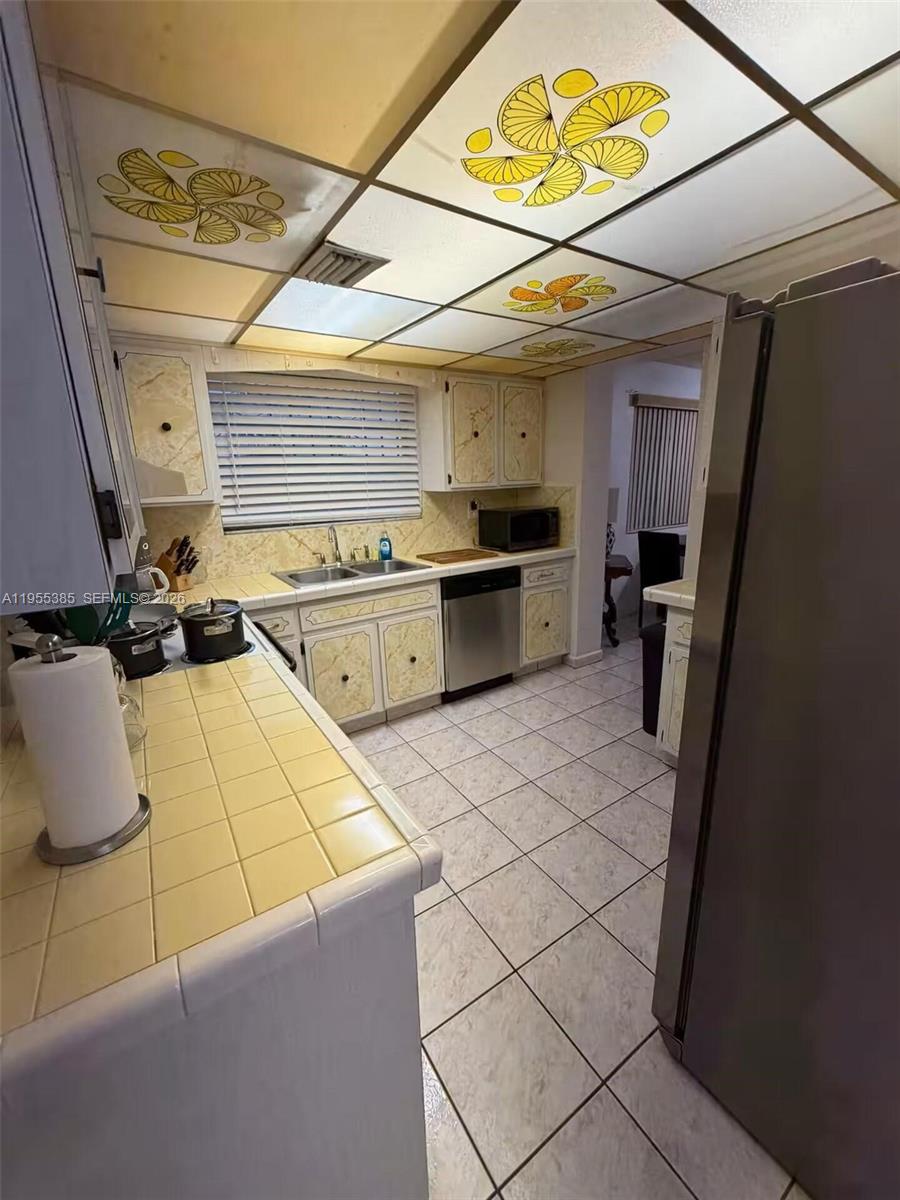 1712 SW 13th St Miami, FL 33145