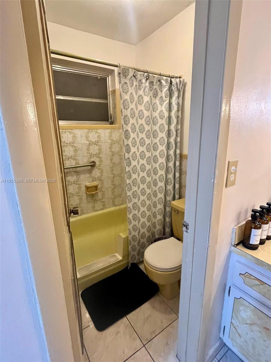 1712 SW 13th St Miami, FL 33145