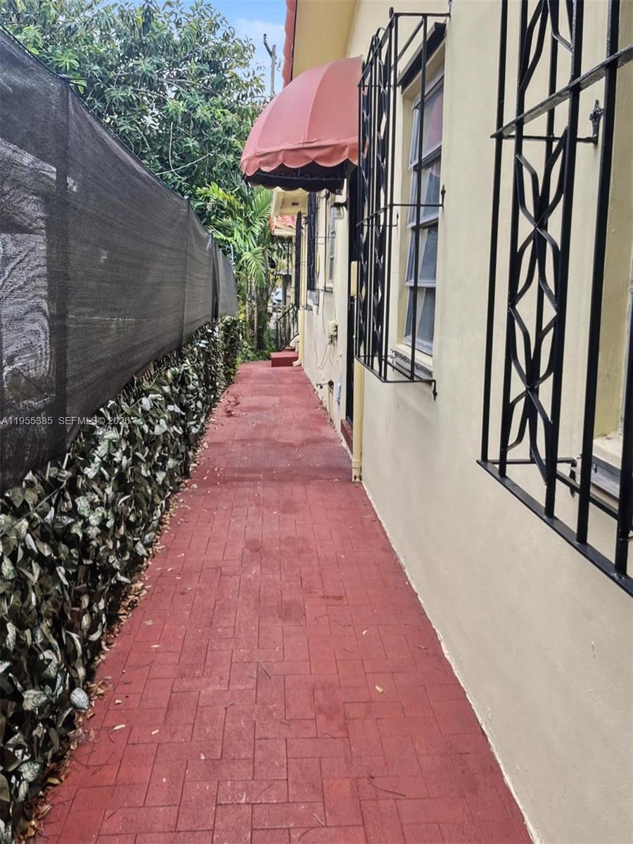 1712 SW 13th St Miami, FL 33145