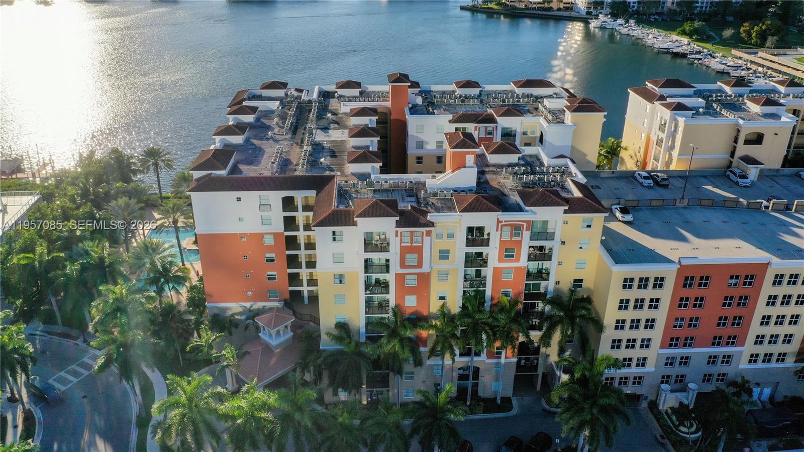 image Porto Bellagio Condo42