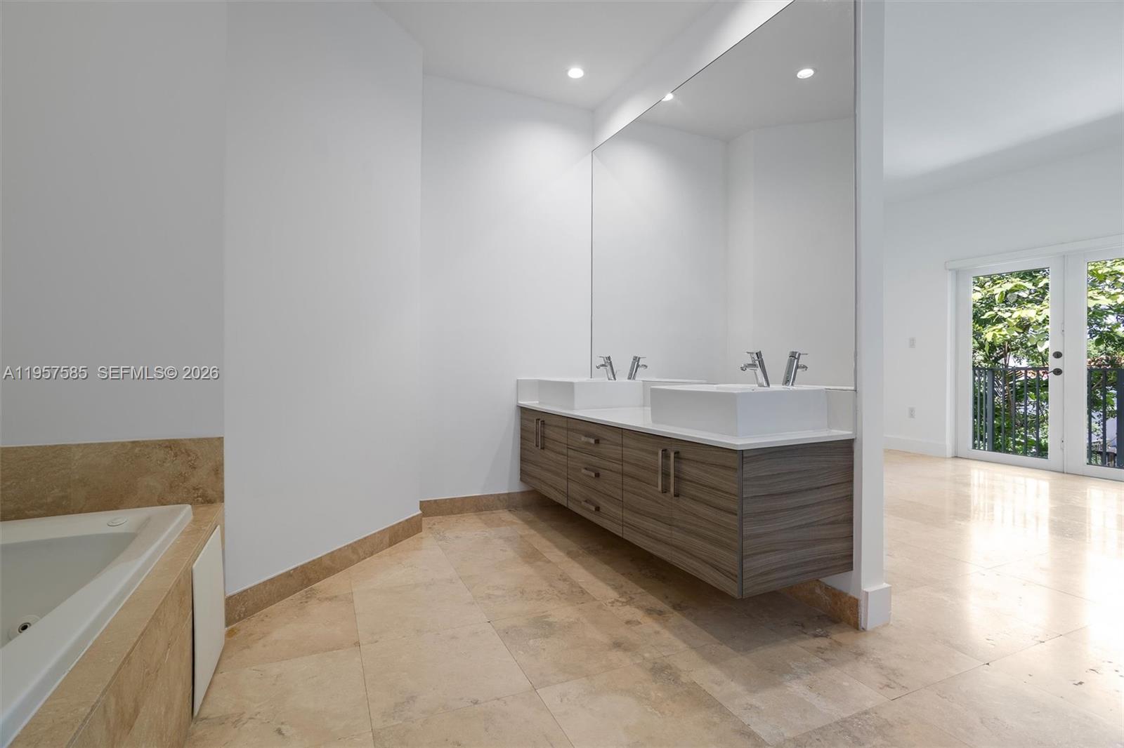 2784 SW 34th Ave Miami, FL 33133