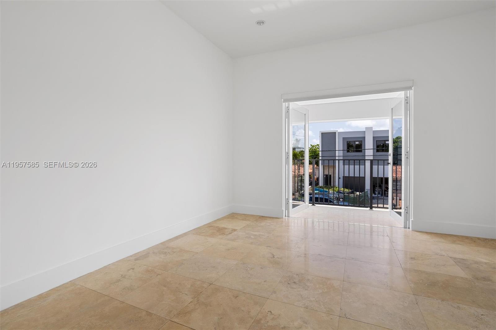 2784 SW 34th Ave Miami, FL 33133